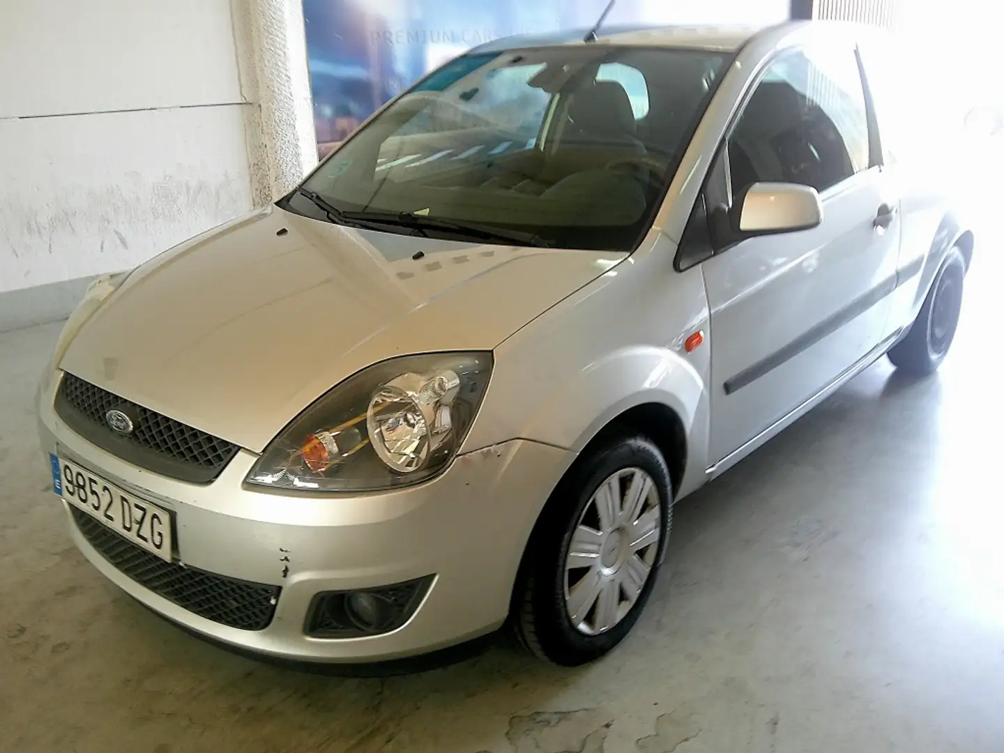 Ford Fiesta 1.4 Trend Gris - 1