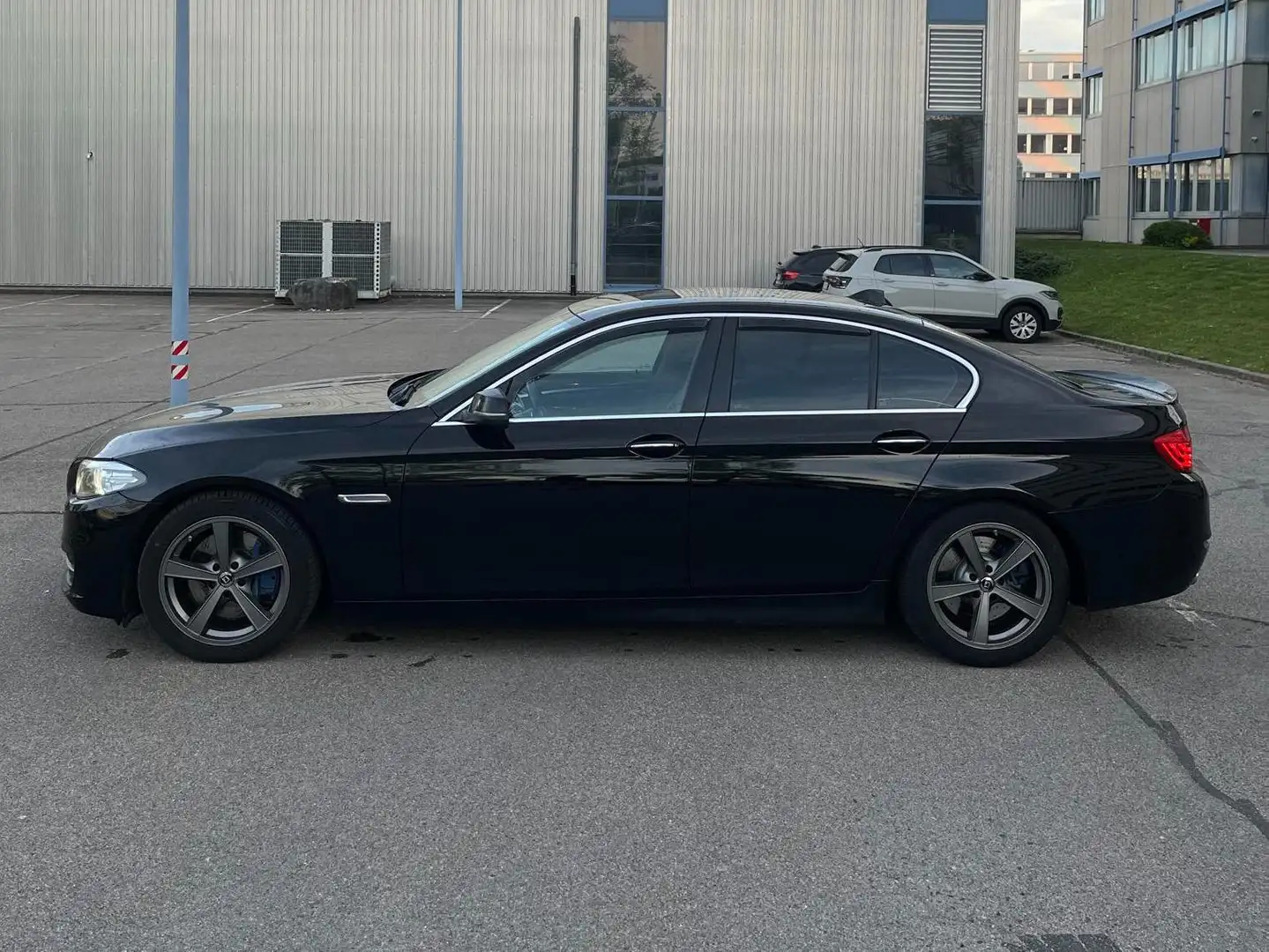 BMW 535 5er 535d Sport-Aut. Modern Line Black - 2