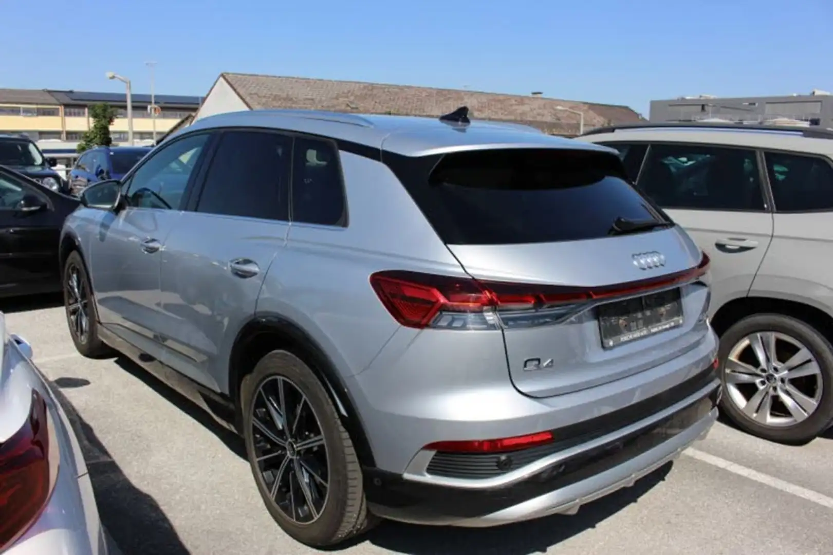 Audi Q4 e-tron Audi Q4 45 e-tron quattro Silber - 2
