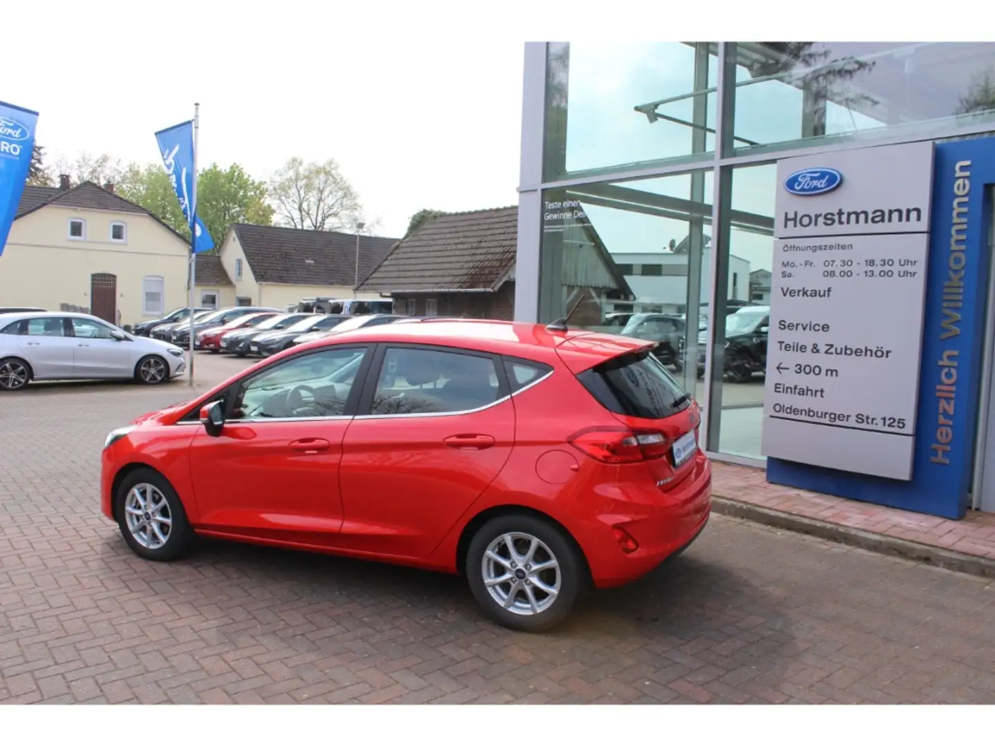 Ford Fiesta TITANIUM X AUTOMATIK 5-TÜRIG, NAVI, PDC, BEH.WSS & Rot - 2