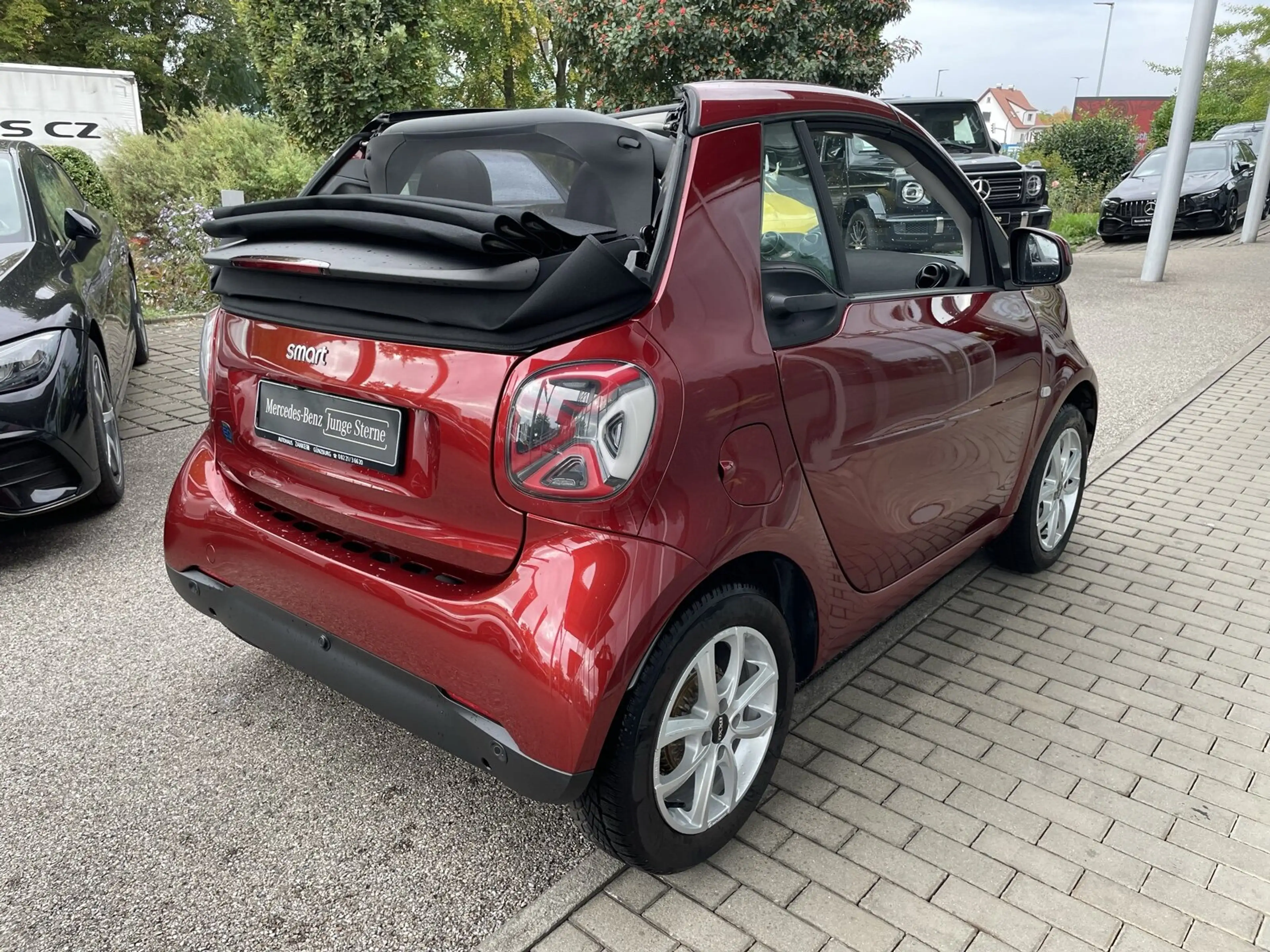 smart forTwo EQ  cabrio  Autom./Klima/Sitzhzg./Zusatzhz./MF-Lenkrad/BC/Tempomat/L-R Sensor/Leder/eFH./Abgasreinigung D4 — photo 7