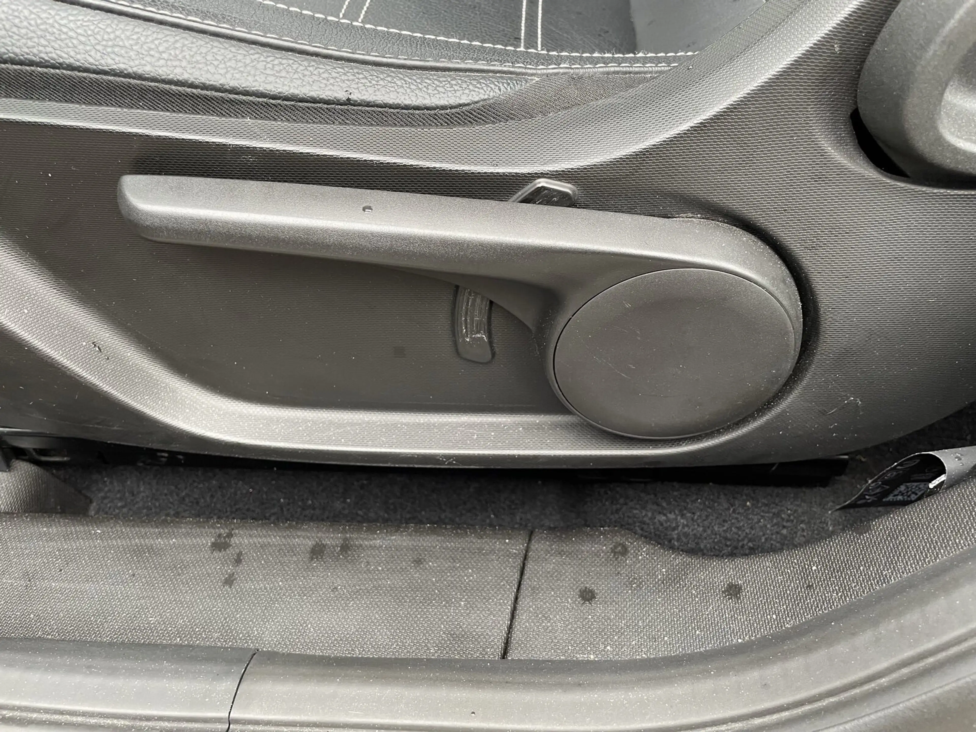 smart forTwo EQ  cabrio  Autom./Klima/Sitzhzg./Zusatzhz./MF-Lenkrad/BC/Tempomat/L-R Sensor/Leder/eFH./Abgasreinigung D4 — photo 14
