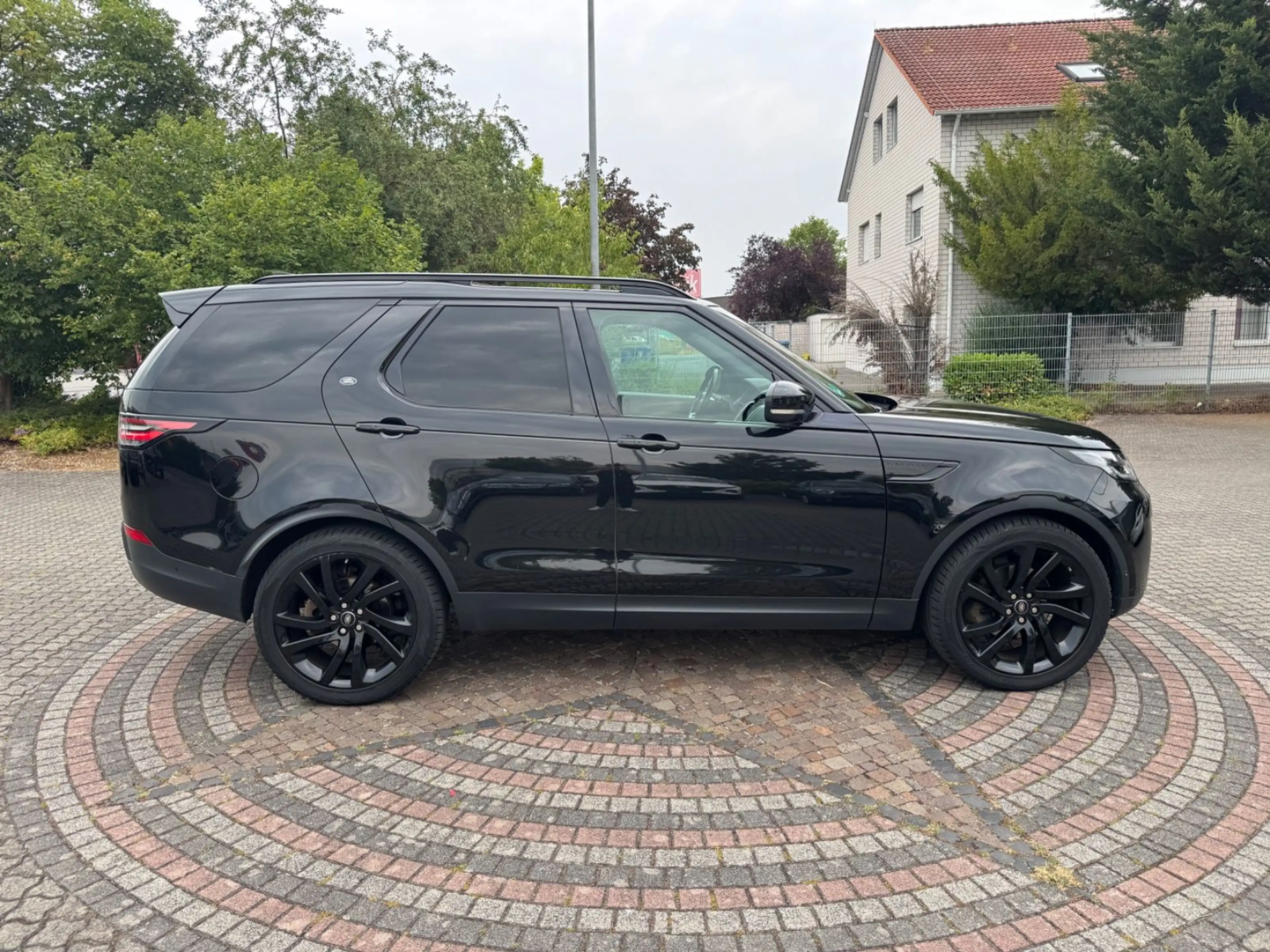 Land Rover Discovery 5HSE TD6 Panorama,Leder,LED,AHK,22Zoll — photo 5