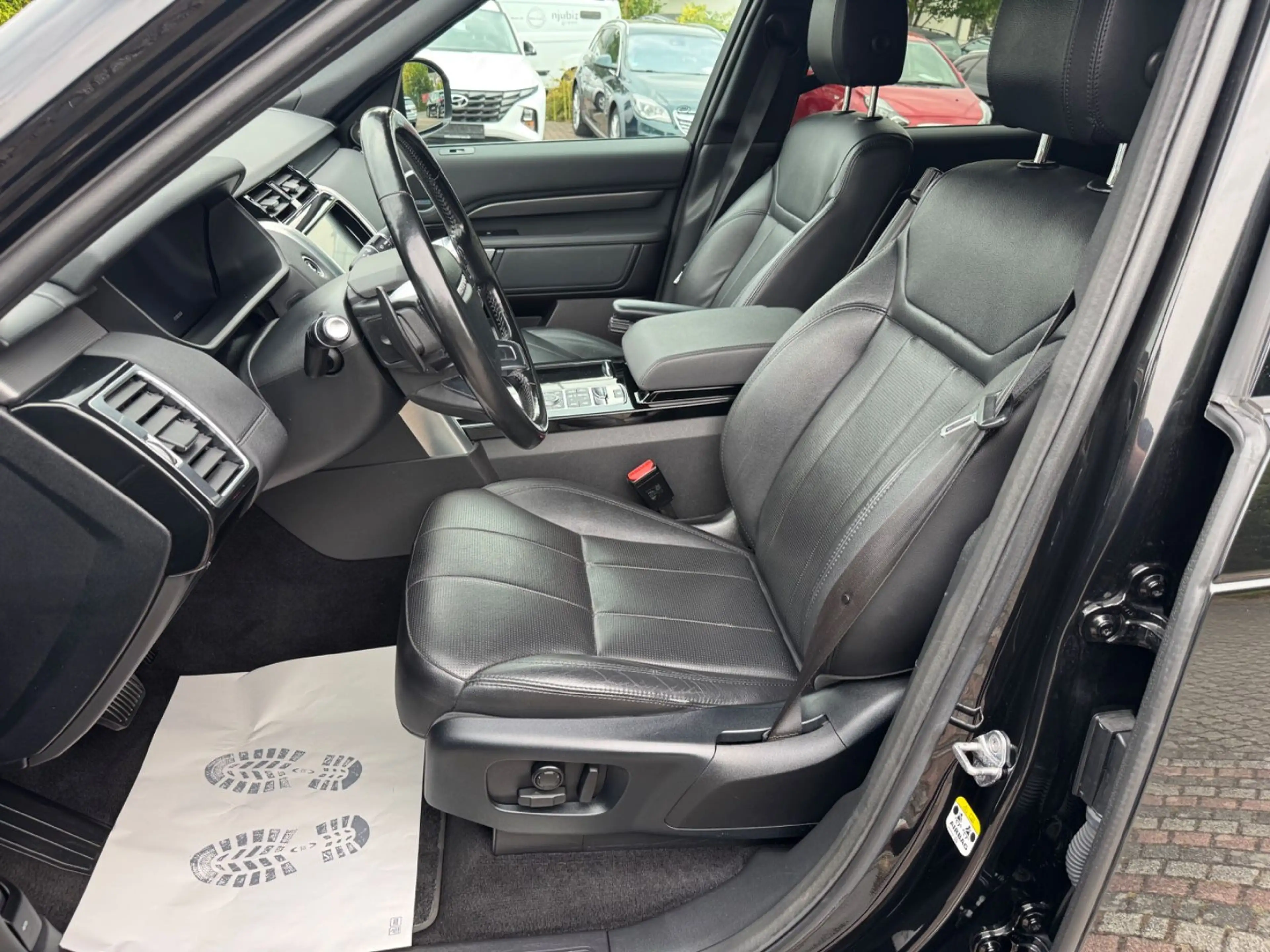 Land Rover Discovery 5HSE TD6 Panorama,Leder,LED,AHK,22Zoll — photo 10