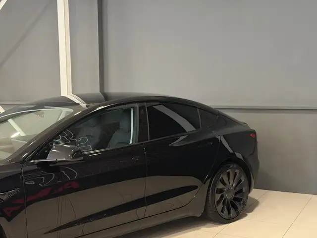 Tesla Model 3 view 13