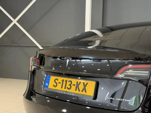 Tesla Model 3 view 25