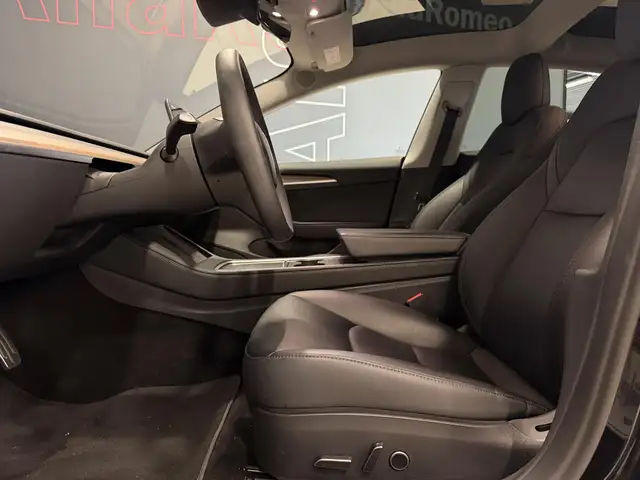 Tesla Model 3 view 10