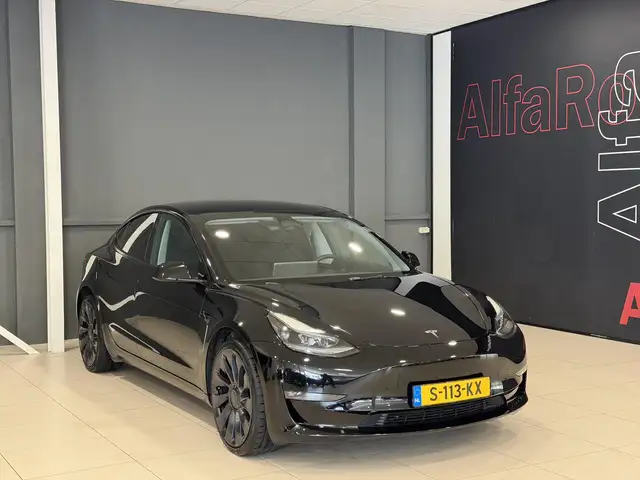 Tesla Model 3 view 17