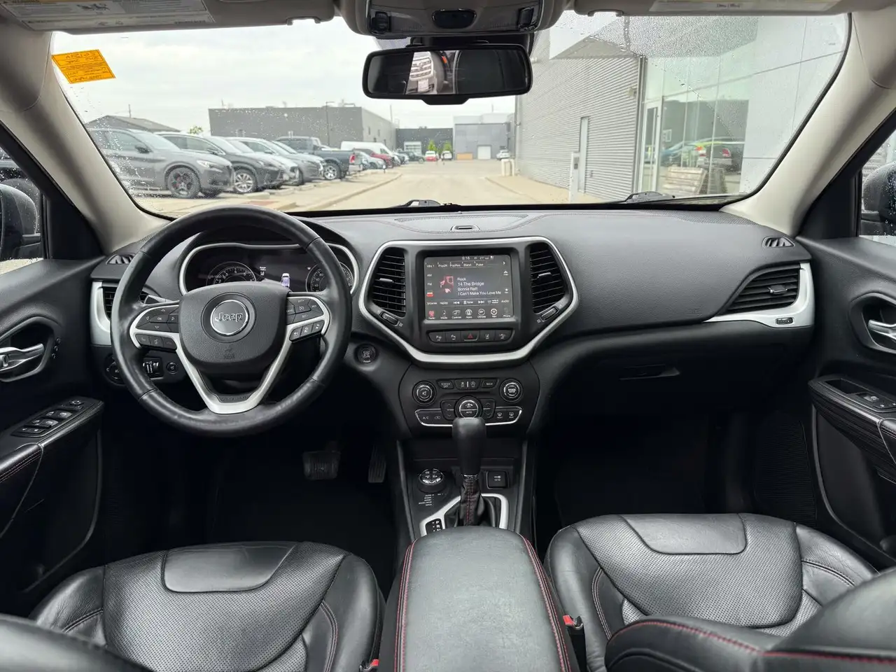 Jeep Cherokee снимка Jeep Cherokee