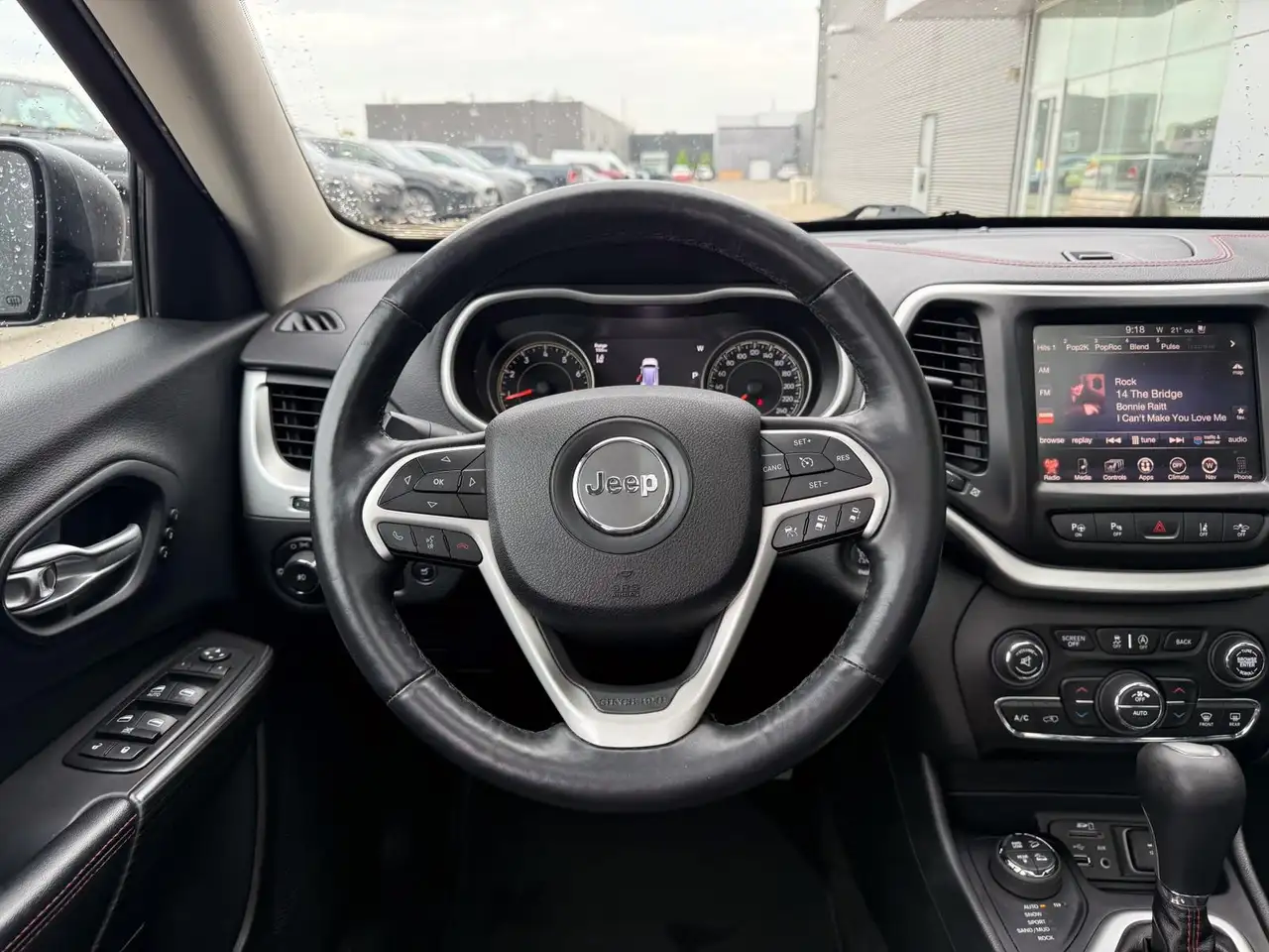 Jeep Cherokee снимка Jeep Cherokee