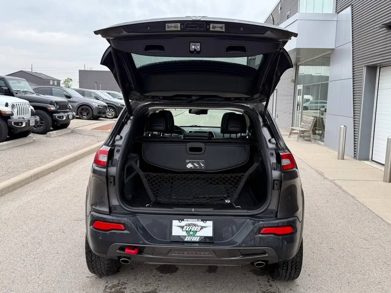 Jeep Cherokee снимка Jeep Cherokee