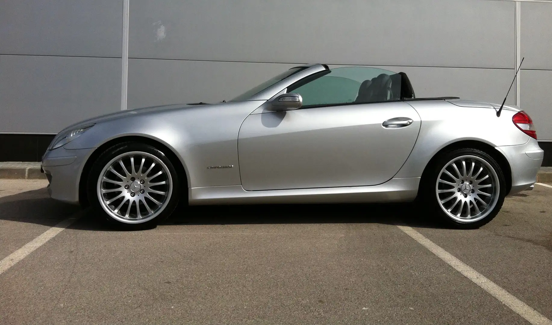 Mercedes-Benz SLK 200 muy bien mantenido! Gümüş rengi - 1