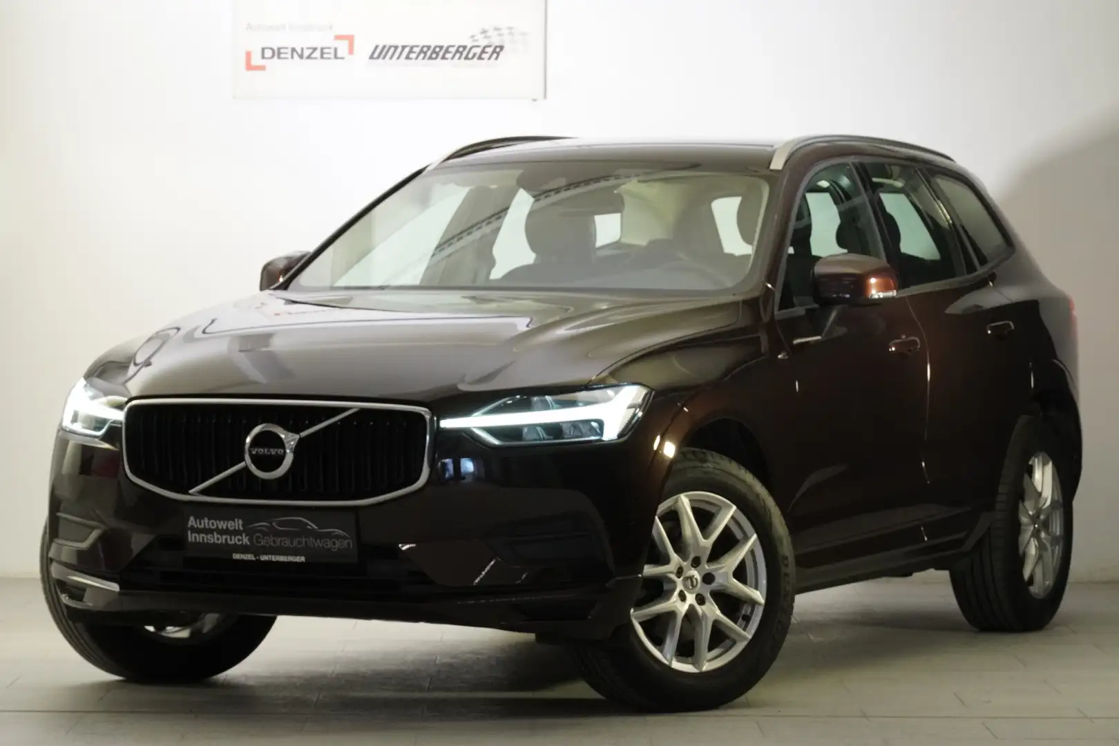 Volvo XC60 D4 Momentum AWD Geartronic Brown - 1