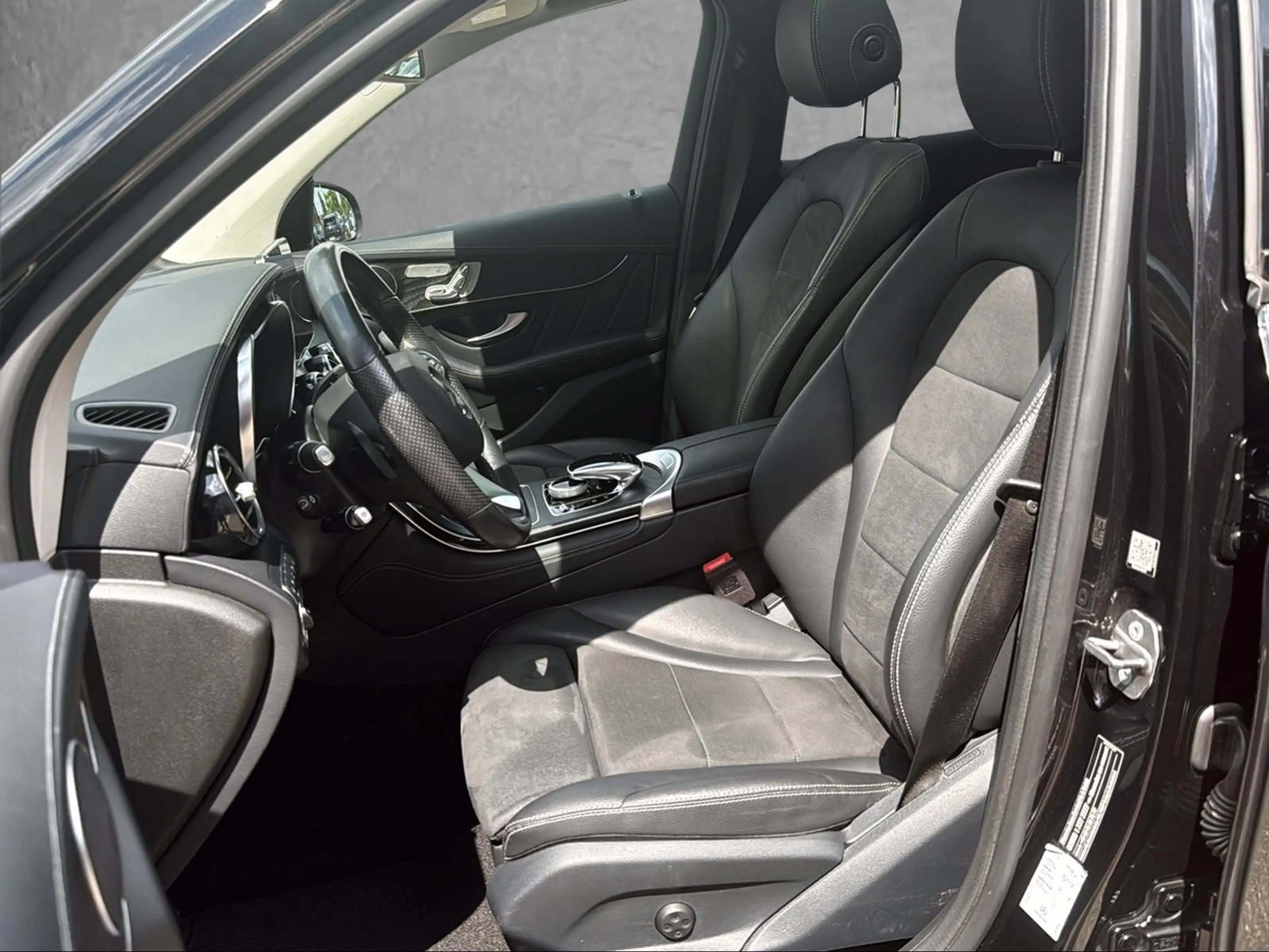 Mercedes-Benz GLC 350 d 4Matic 9G-TRONIC AMG Line — photo 15
