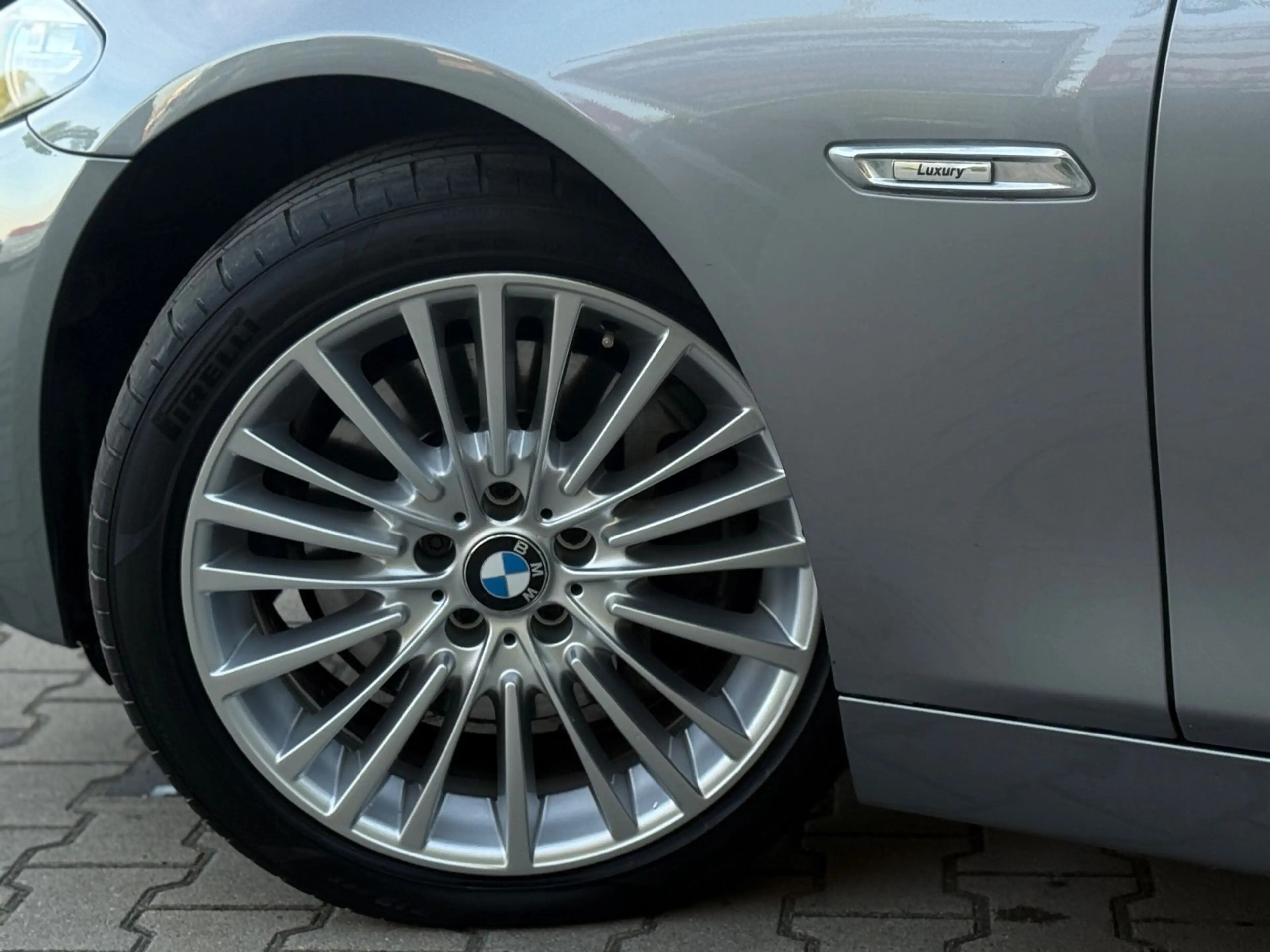 BMW 525 d Lim. xDrive-Luxury-HUD-LED-Kamera-LM"19 — photo 6