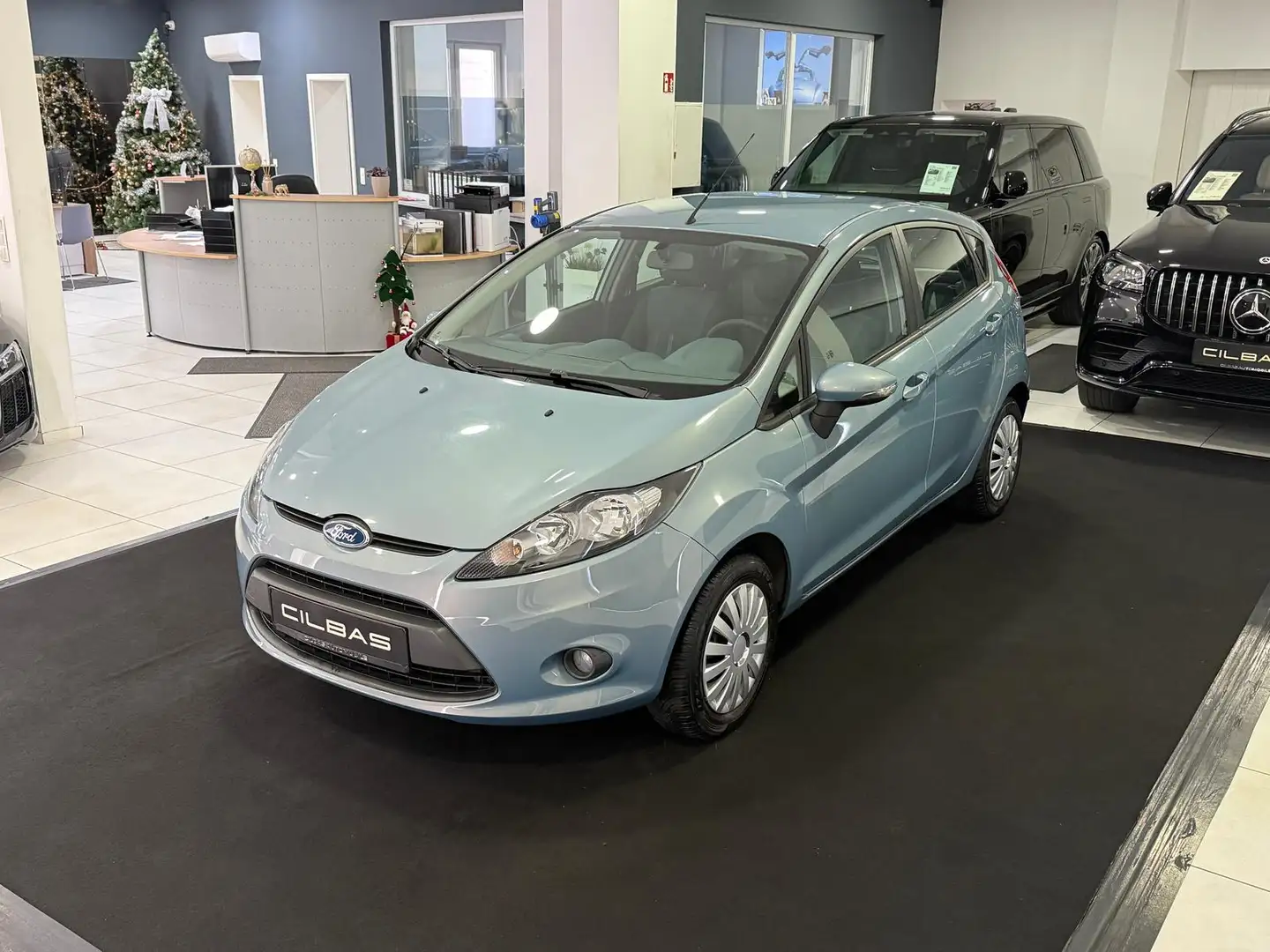 Ford Fiesta Trend *KLIMA*RADIO*CD* Grau - 1