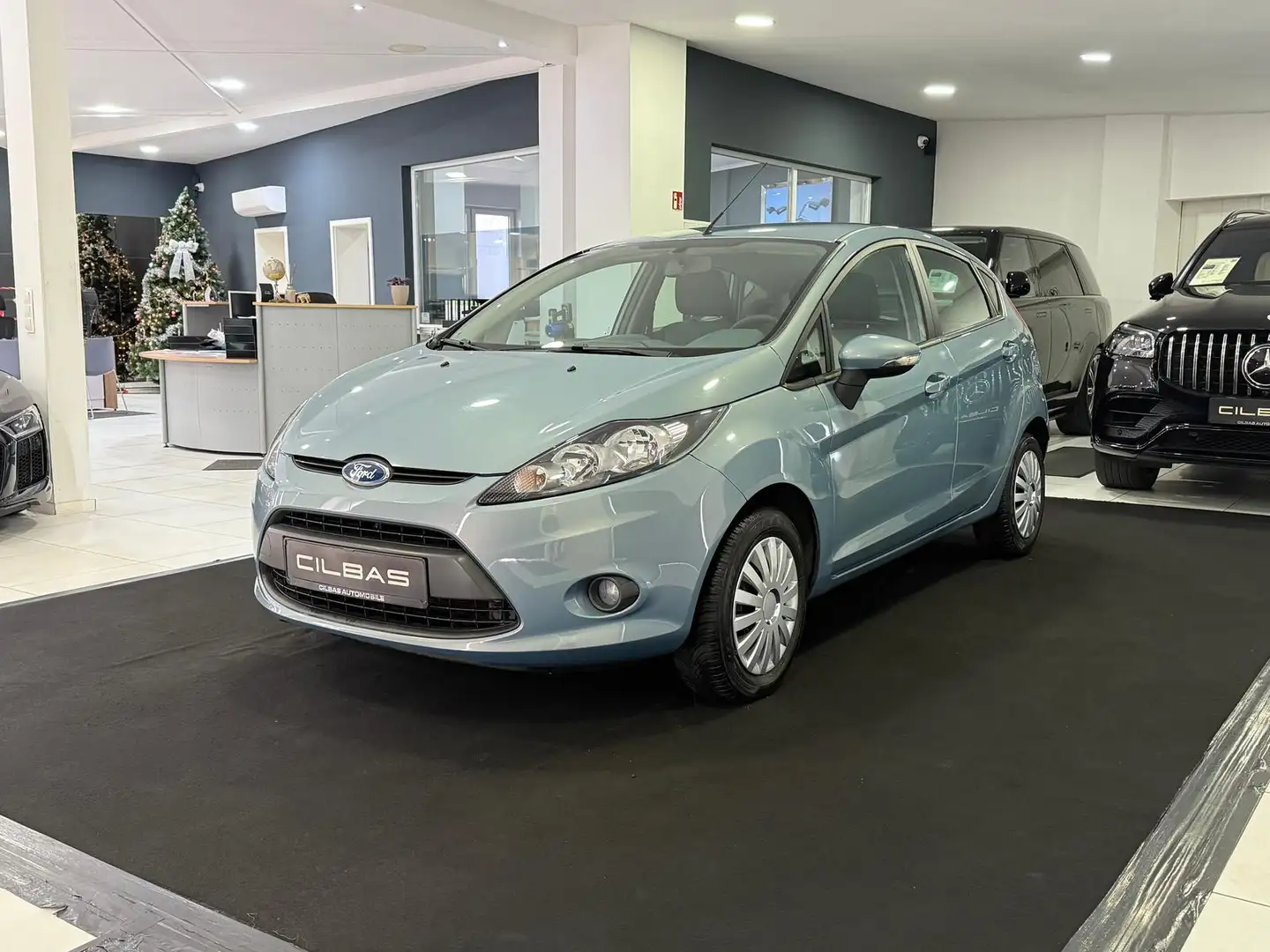 Ford Fiesta Trend *KLIMA*RADIO*CD* Grau - 2