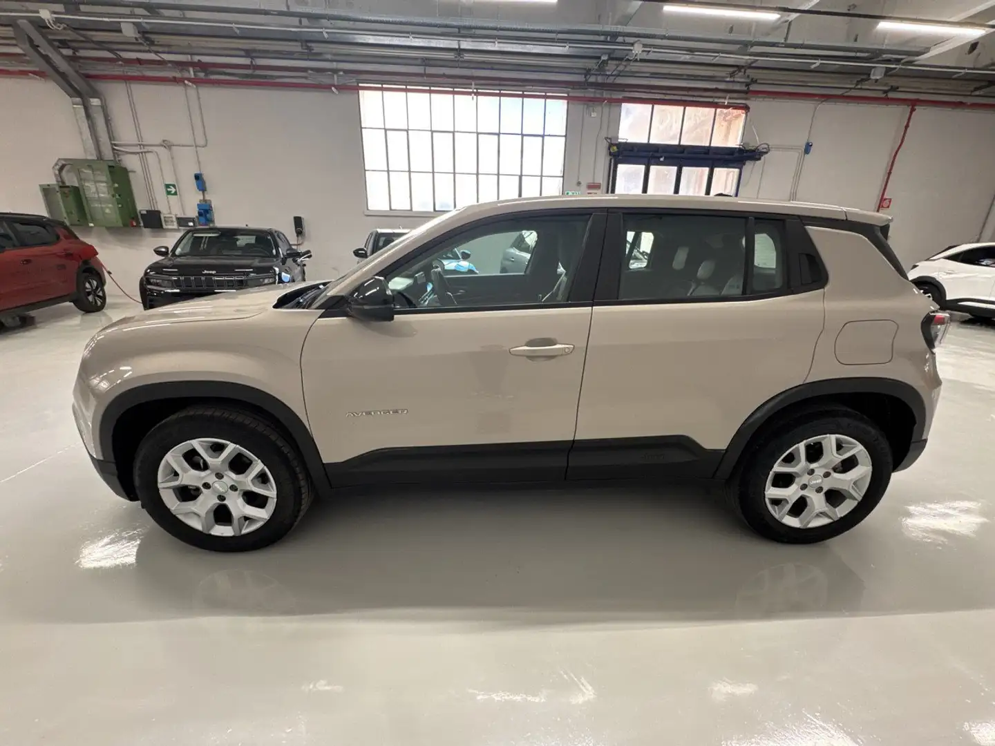 Jeep Avenger 1.2 Turbo Altitude Gris - 2