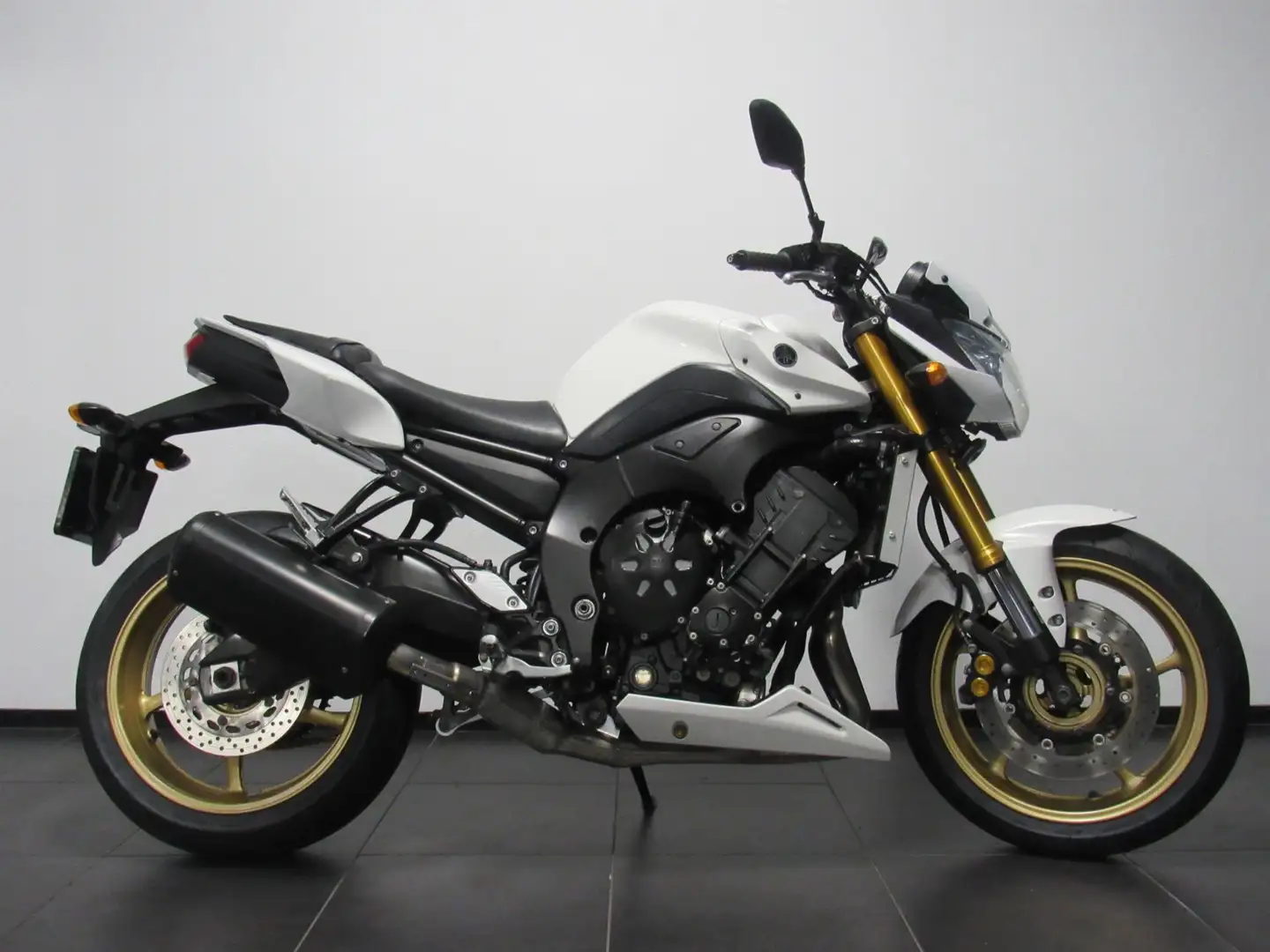 Yamaha FZ 8 Alb - 1