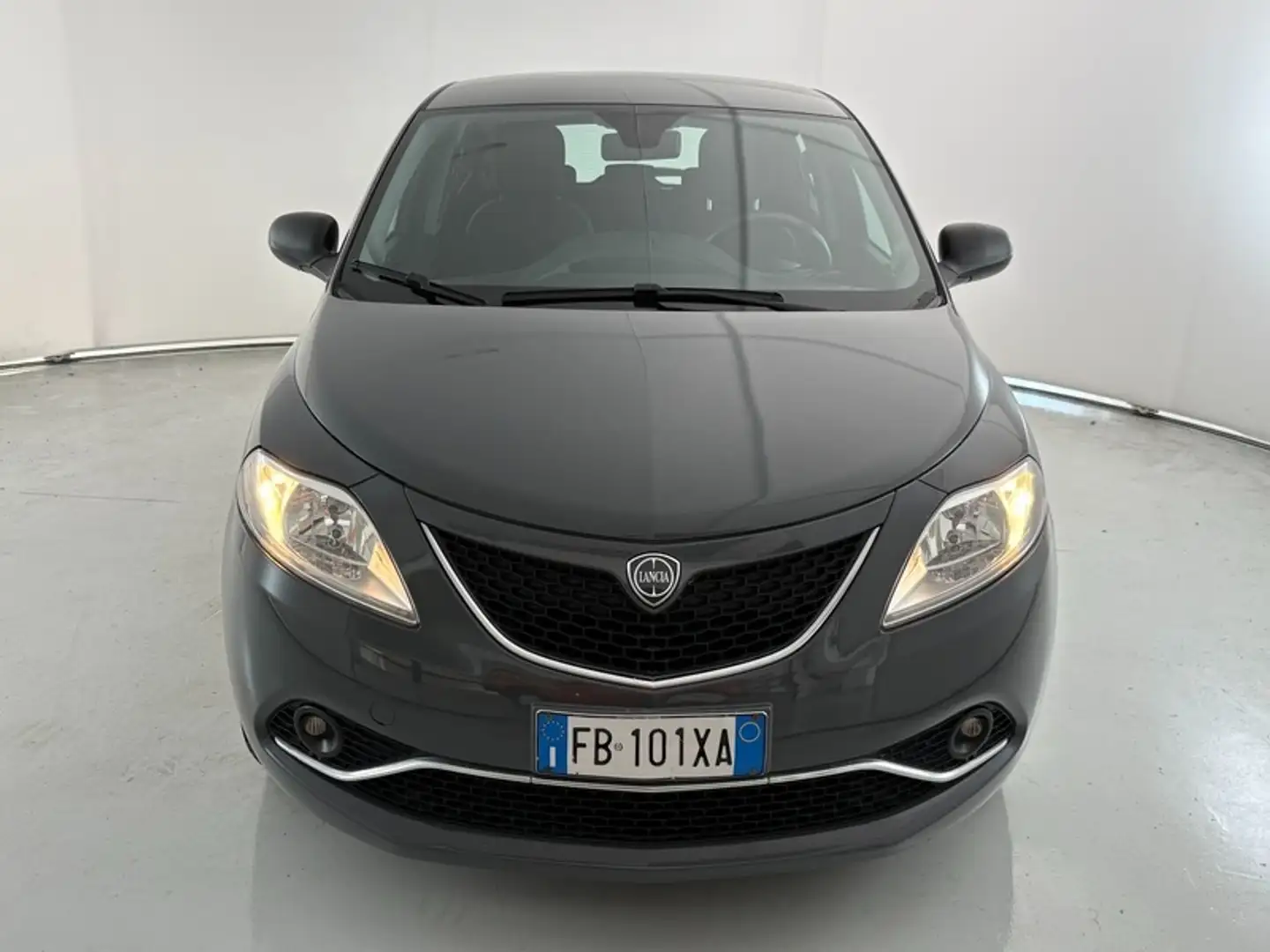 Lancia Ypsilon 5 Porte 1.2 Ecochic Silver Argento - 2