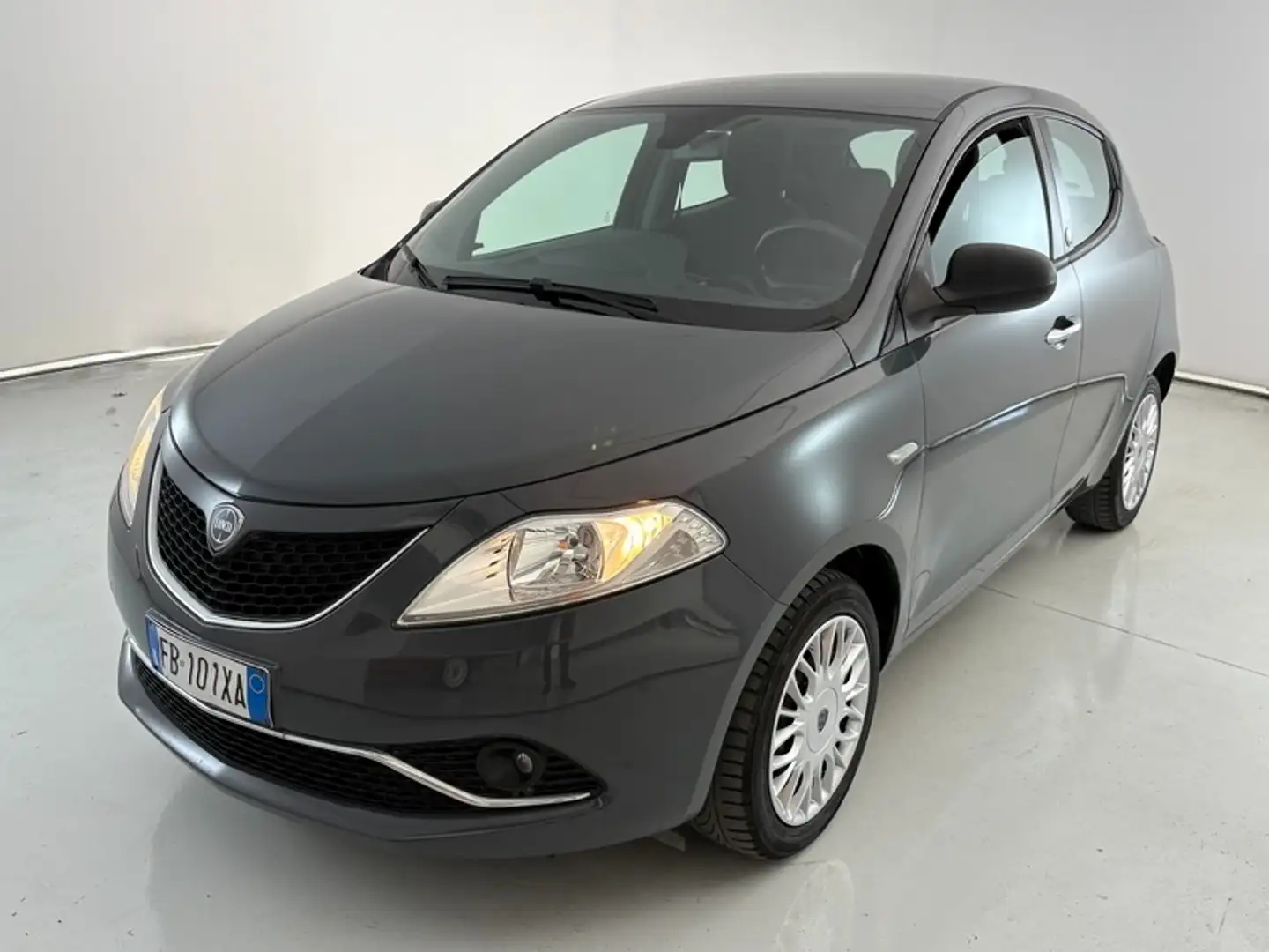 Lancia Ypsilon 5 Porte 1.2 Ecochic Silver Argento - 1