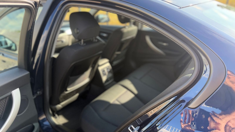 BMW 320 d Automatik/Klimat/Stzh/HuD/Navi+/Xenon/EURO6 — photo 7