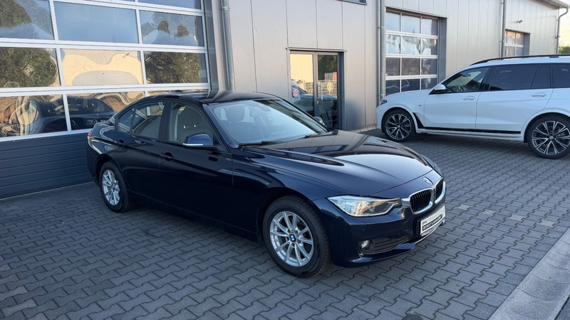 BMW 320 d Automatik/Klimat/Stzh/HuD/Navi+/Xenon/EURO6 — photo 9