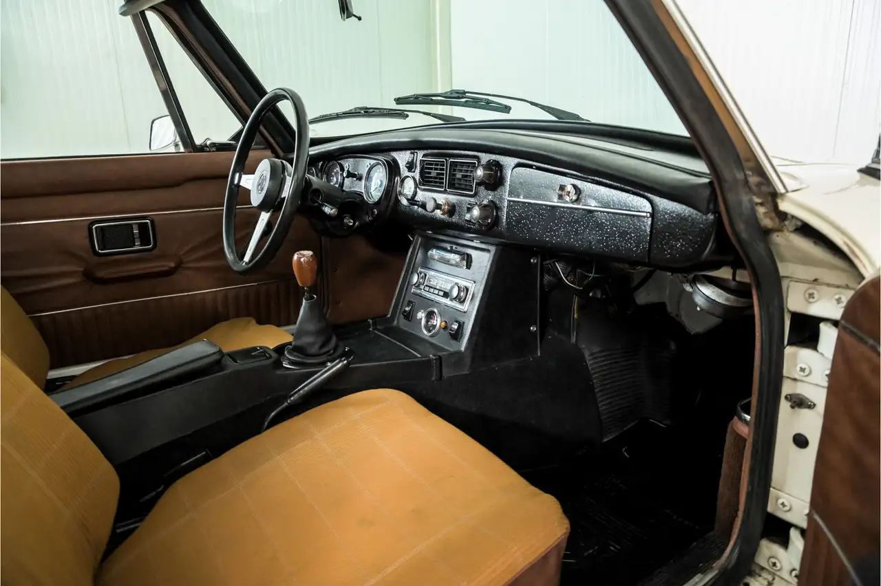 MG B GT V8 LHD, foto 12