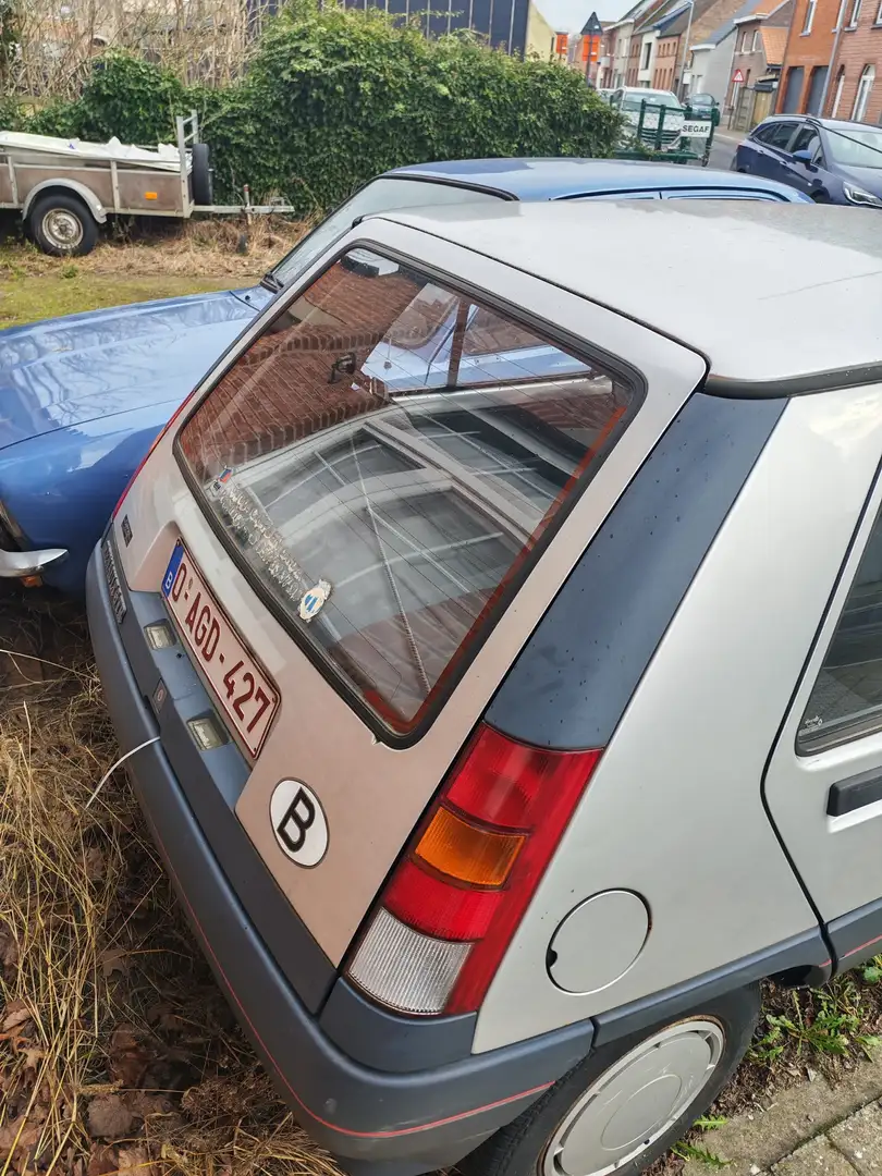 Renault Super 5 ancêtre roule très bien prix a discuter 0484265878 - 2