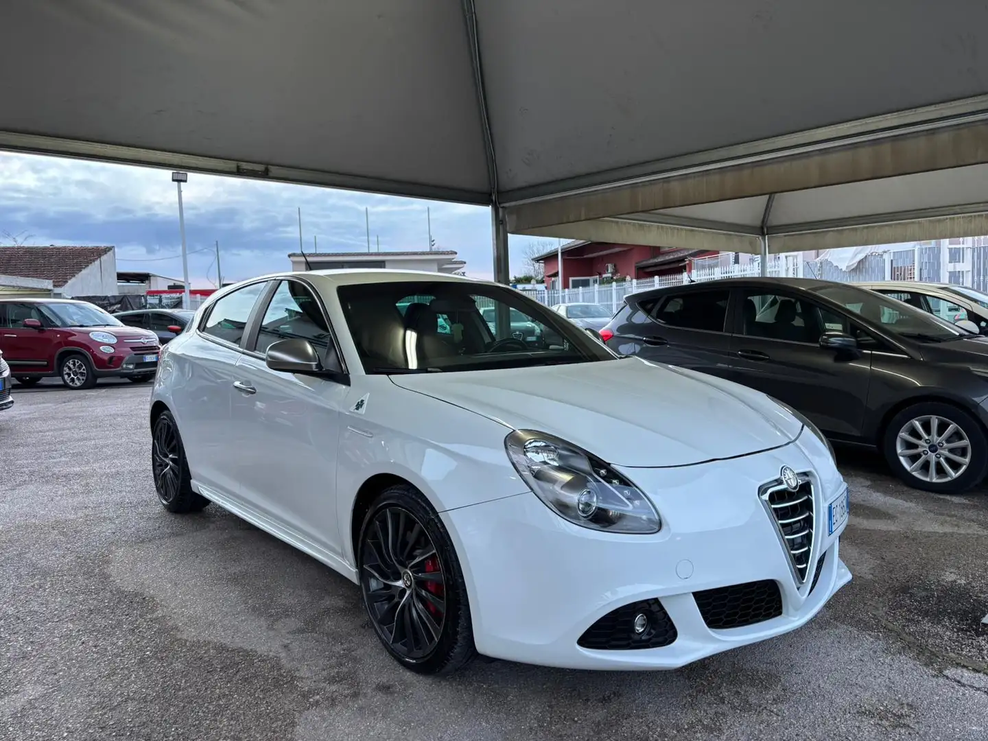 Alfa Romeo Giulietta Giulietta 2010 1750 tbi Quadrifoglio Verde 235cv Blanc - 1