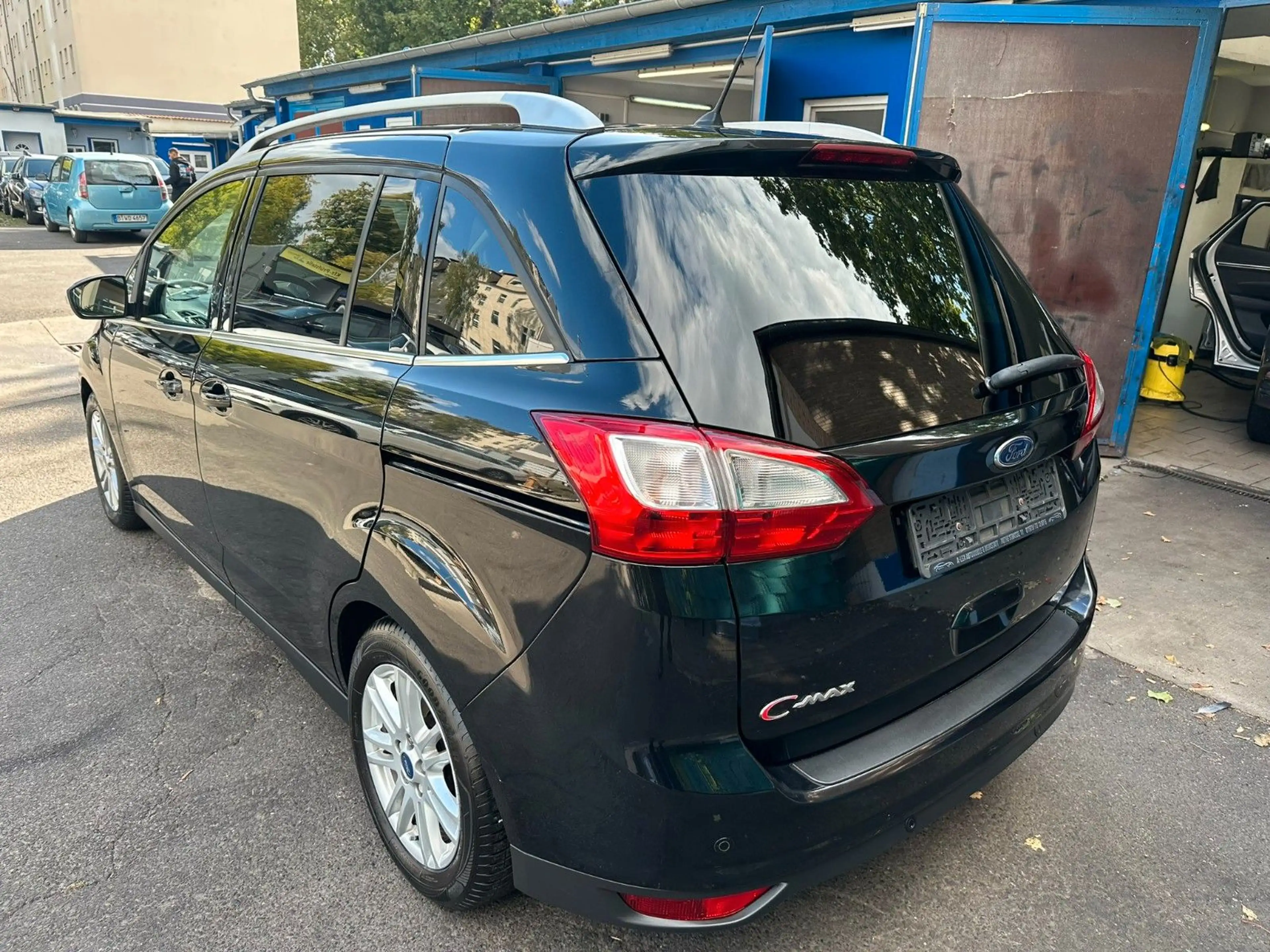Ford Grand C-Max 2.0 TDCi Titanium*Aut*Navi*R-Cam* — photo 4