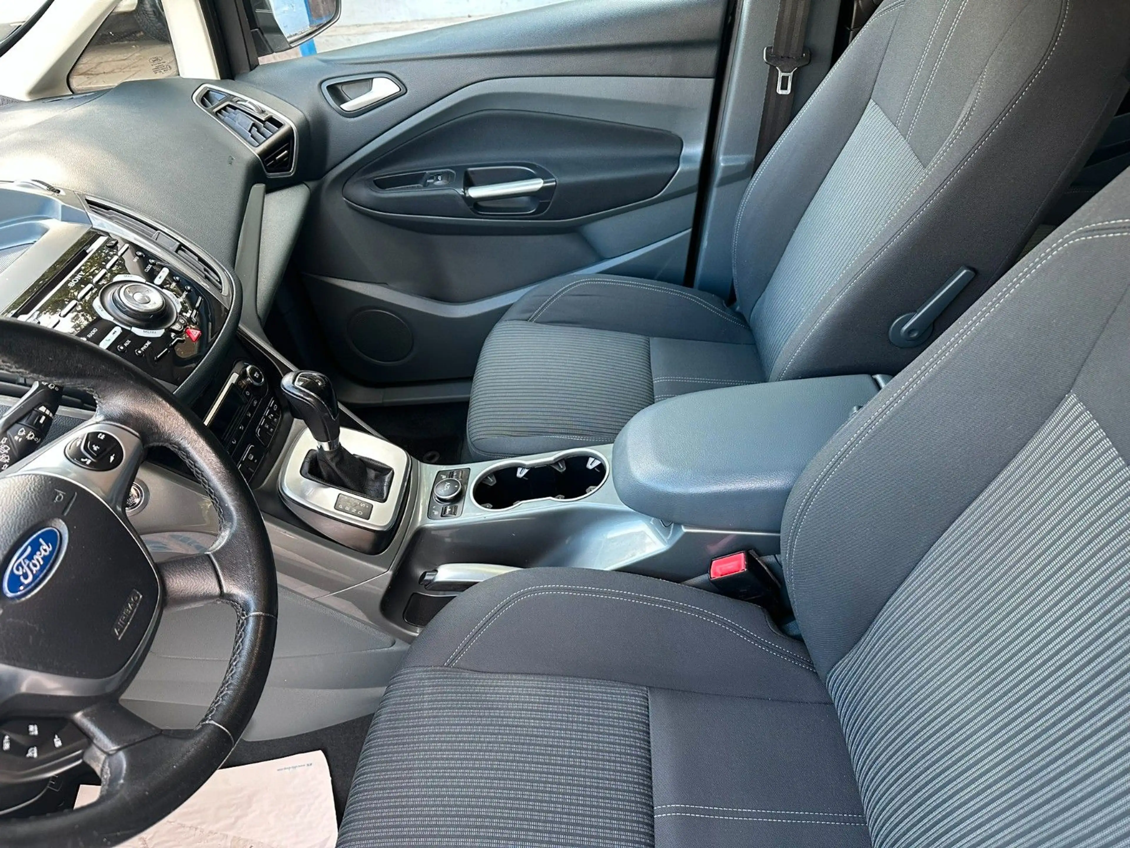Ford Grand C-Max 2.0 TDCi Titanium*Aut*Navi*R-Cam* — photo 10