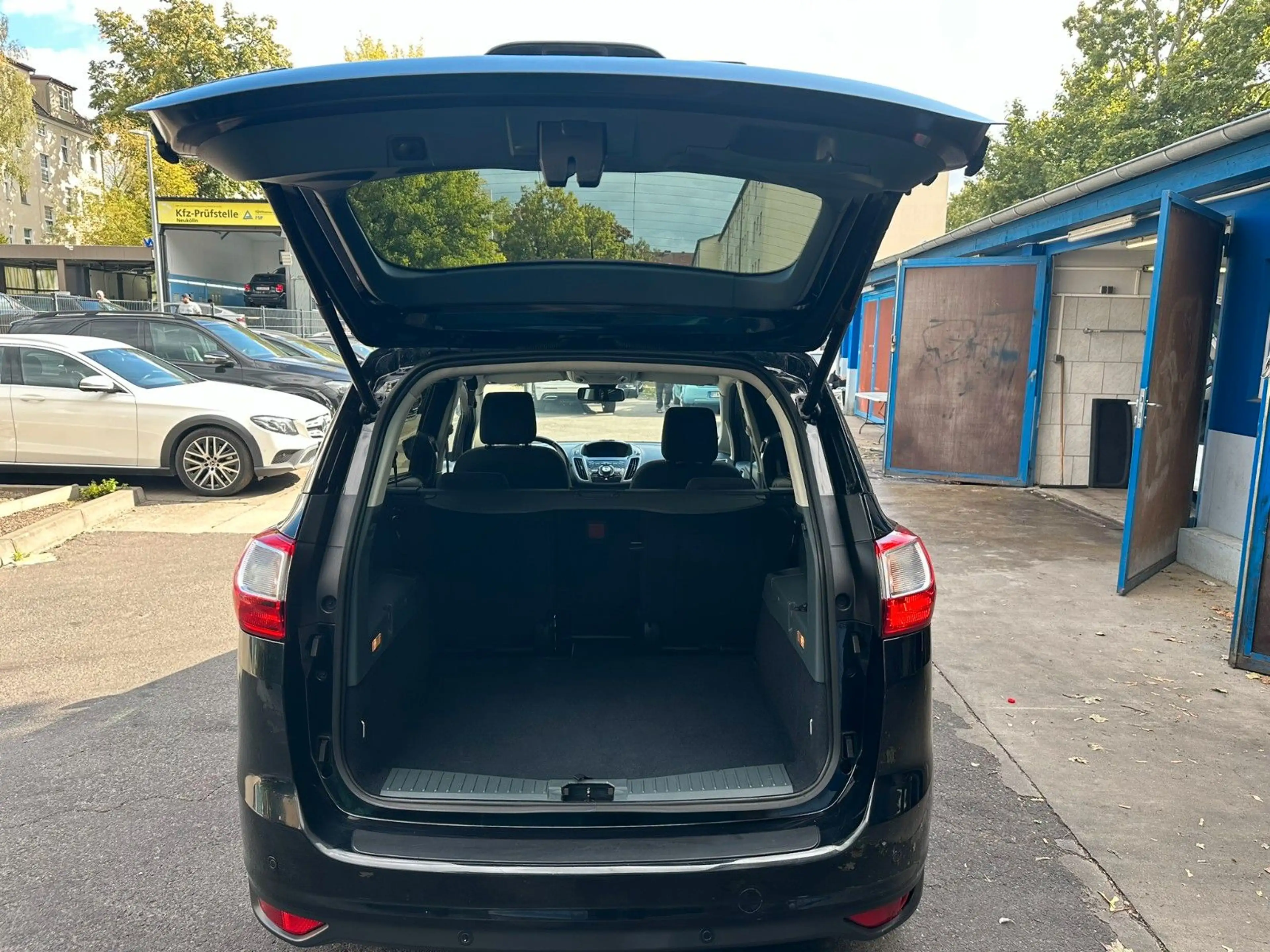 Ford Grand C-Max 2.0 TDCi Titanium*Aut*Navi*R-Cam* — photo 15