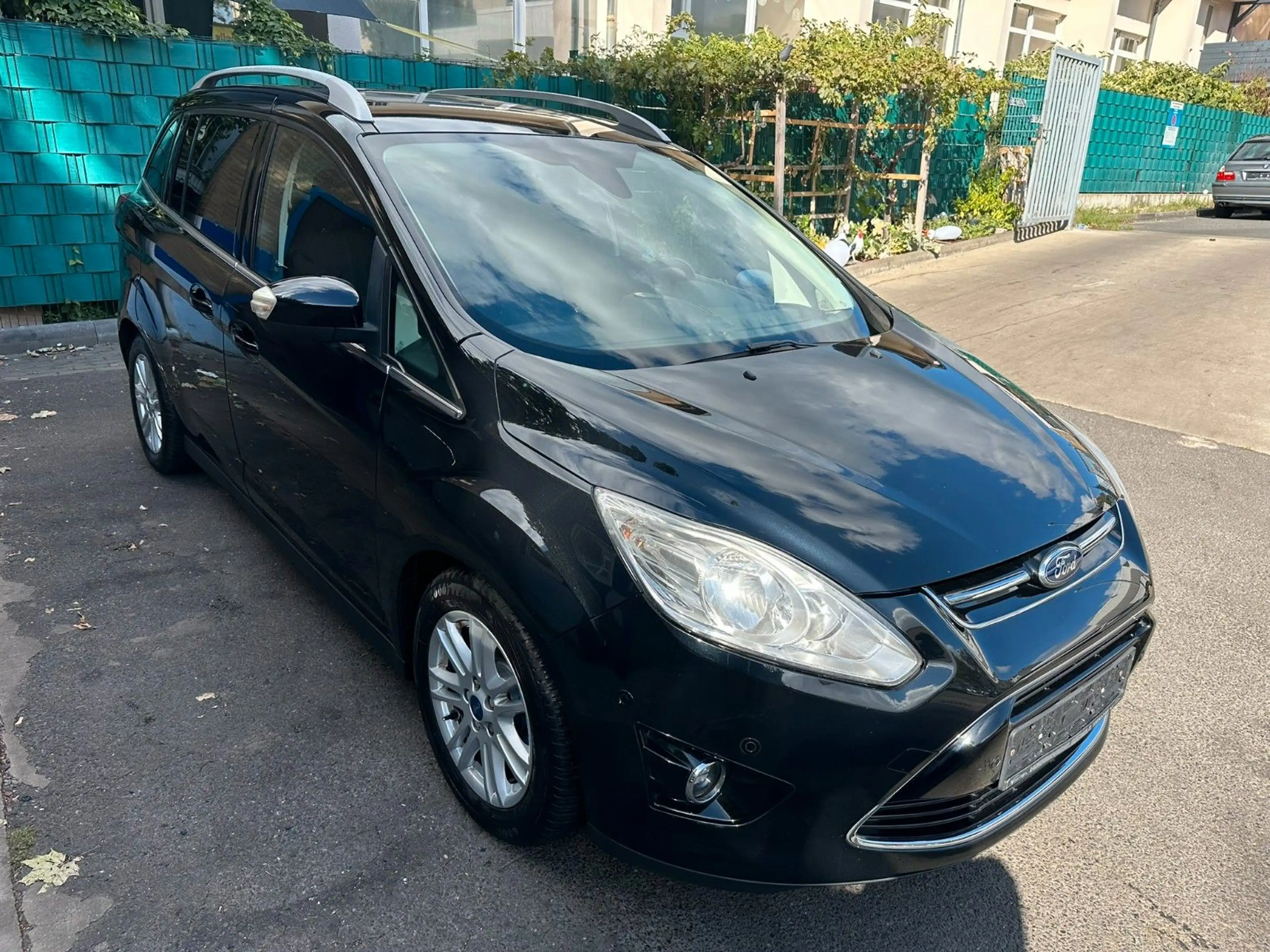 Ford Grand C-Max 2.0 TDCi Titanium*Aut*Navi*R-Cam* — photo 2