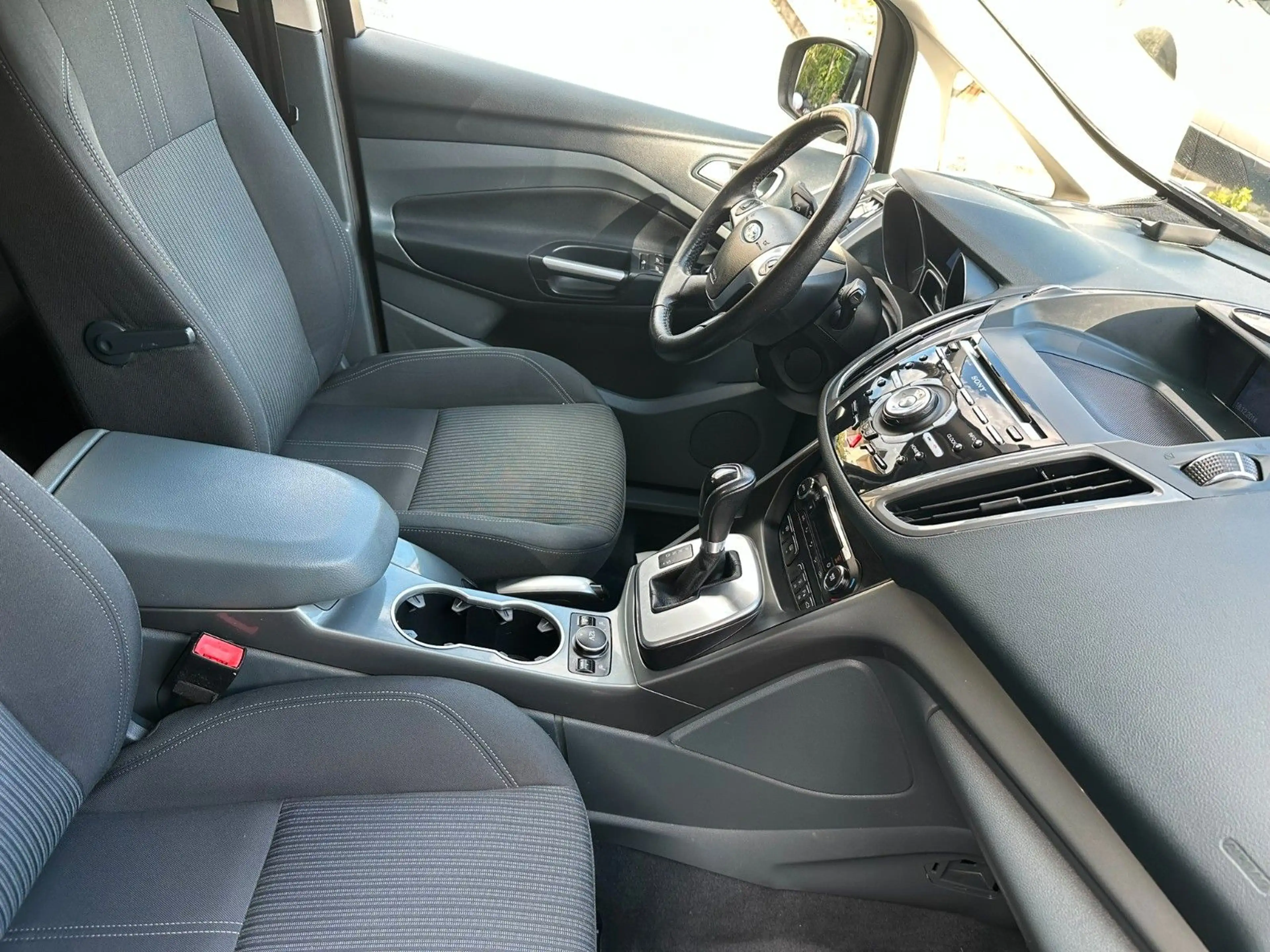 Ford Grand C-Max 2.0 TDCi Titanium*Aut*Navi*R-Cam* — photo 8