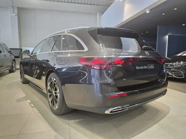 Mercedes-Benz E-Class view 9