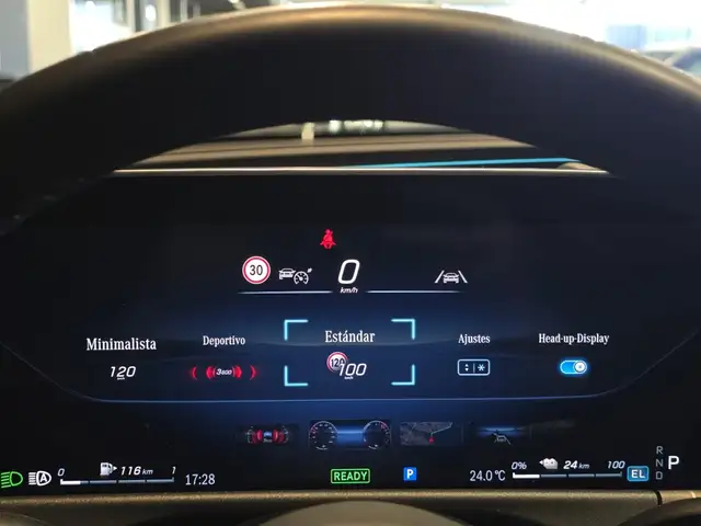 Mercedes-Benz E-Class view 28