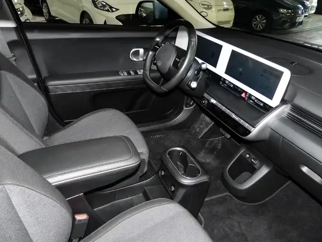Hyundai Ioniq 5 view 4