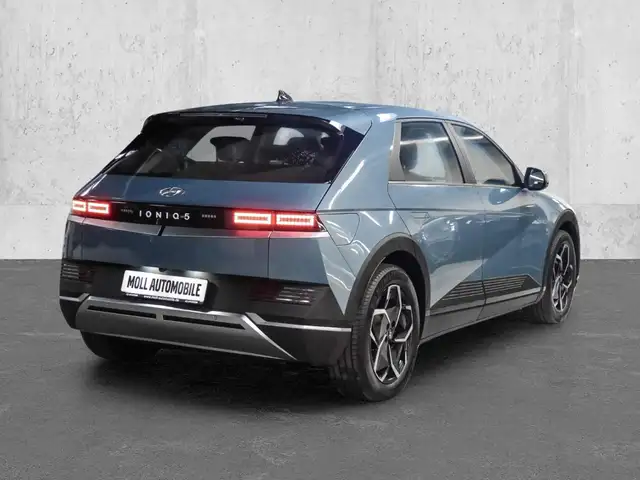 Hyundai Ioniq 5 view 2