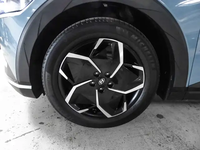 Hyundai Ioniq 5 view 3