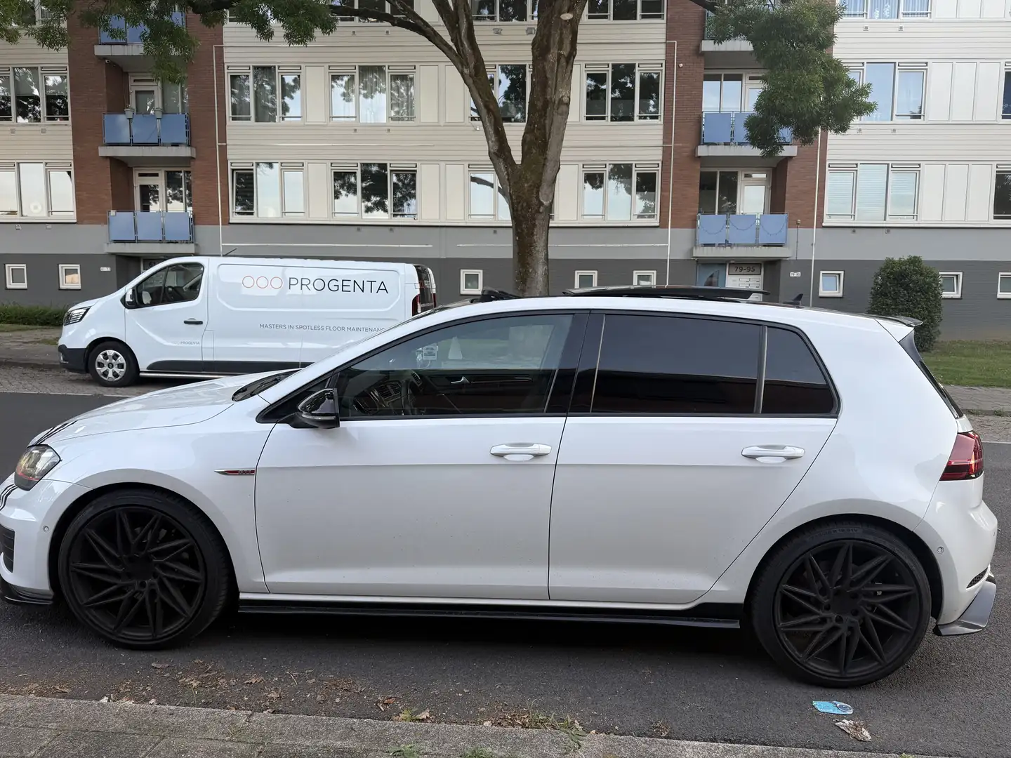 Volkswagen Golf 2.0 TSI GTI Wit - 2