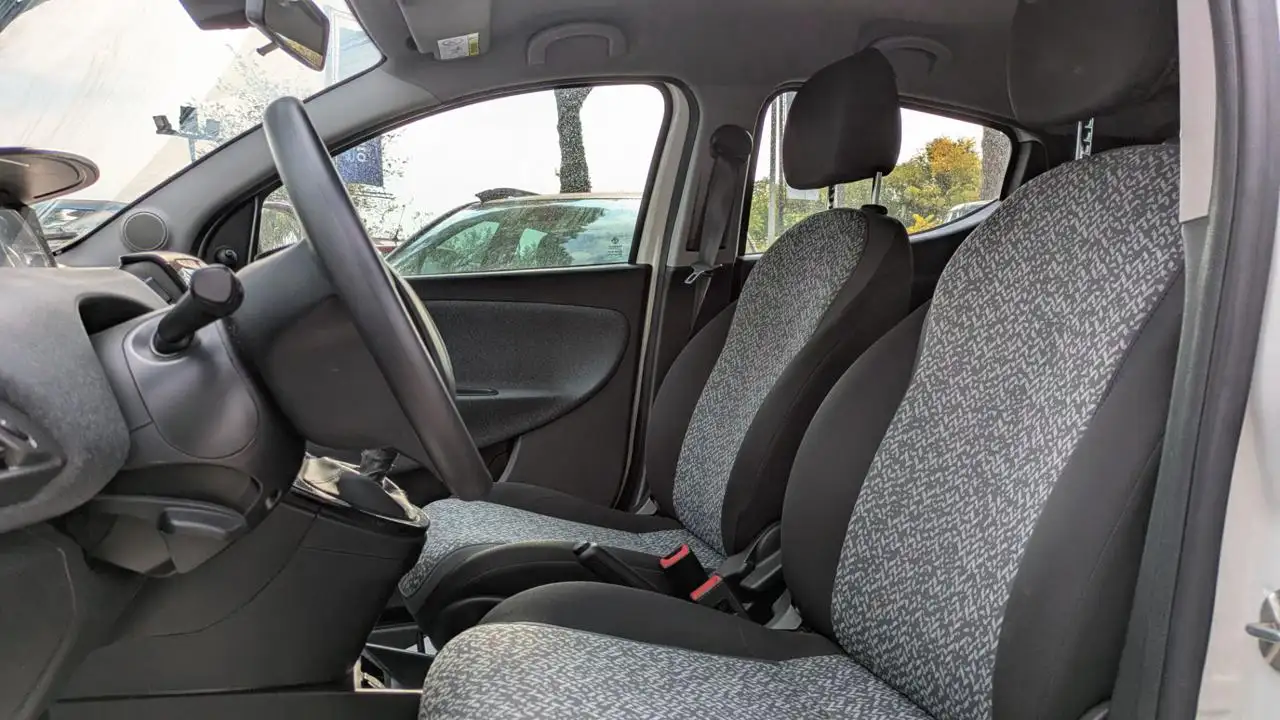 Lancia Ypsilon 2022 — фото 12