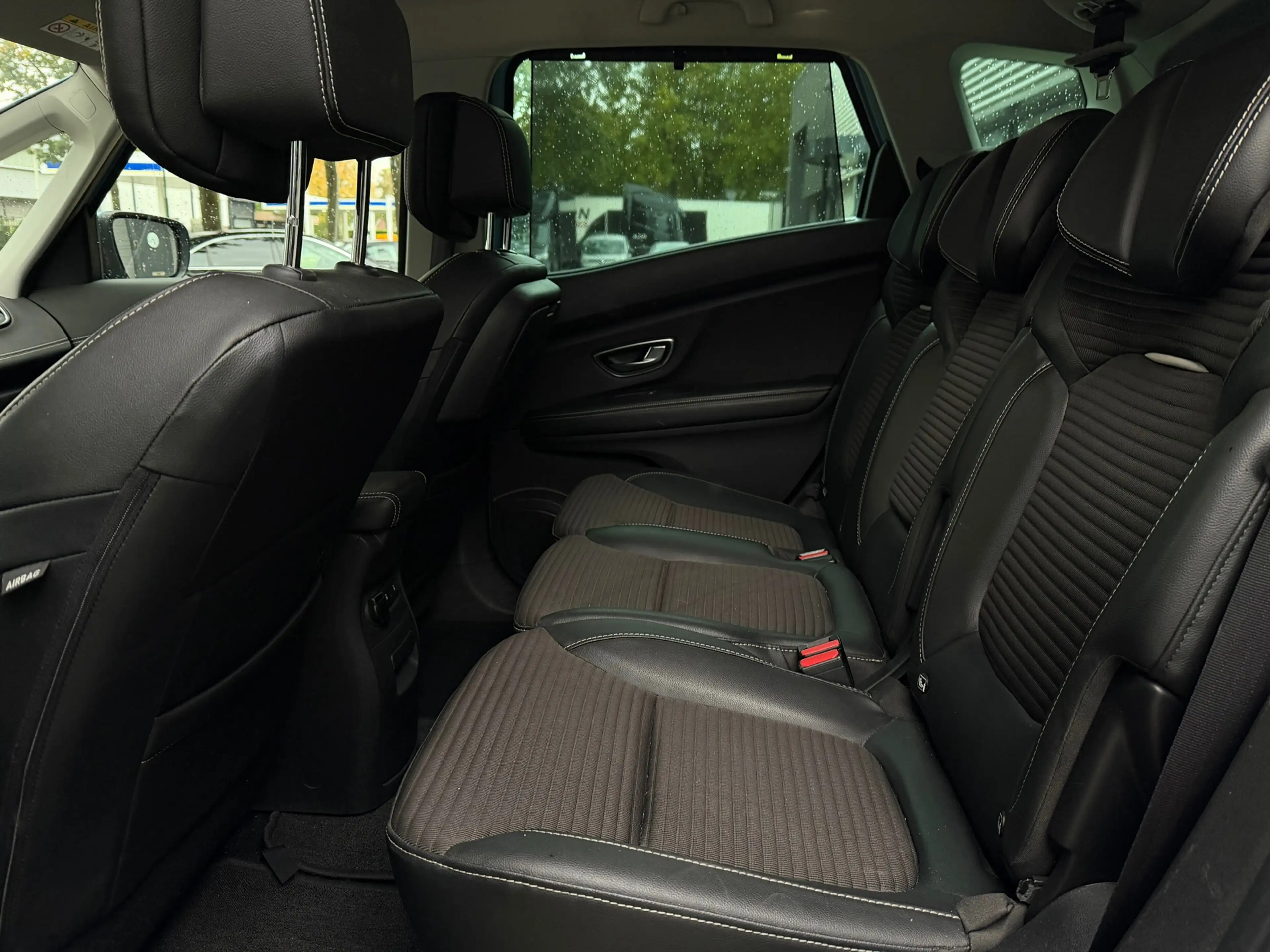 Renault Scenic 1.5 dCi Intens — photo 11