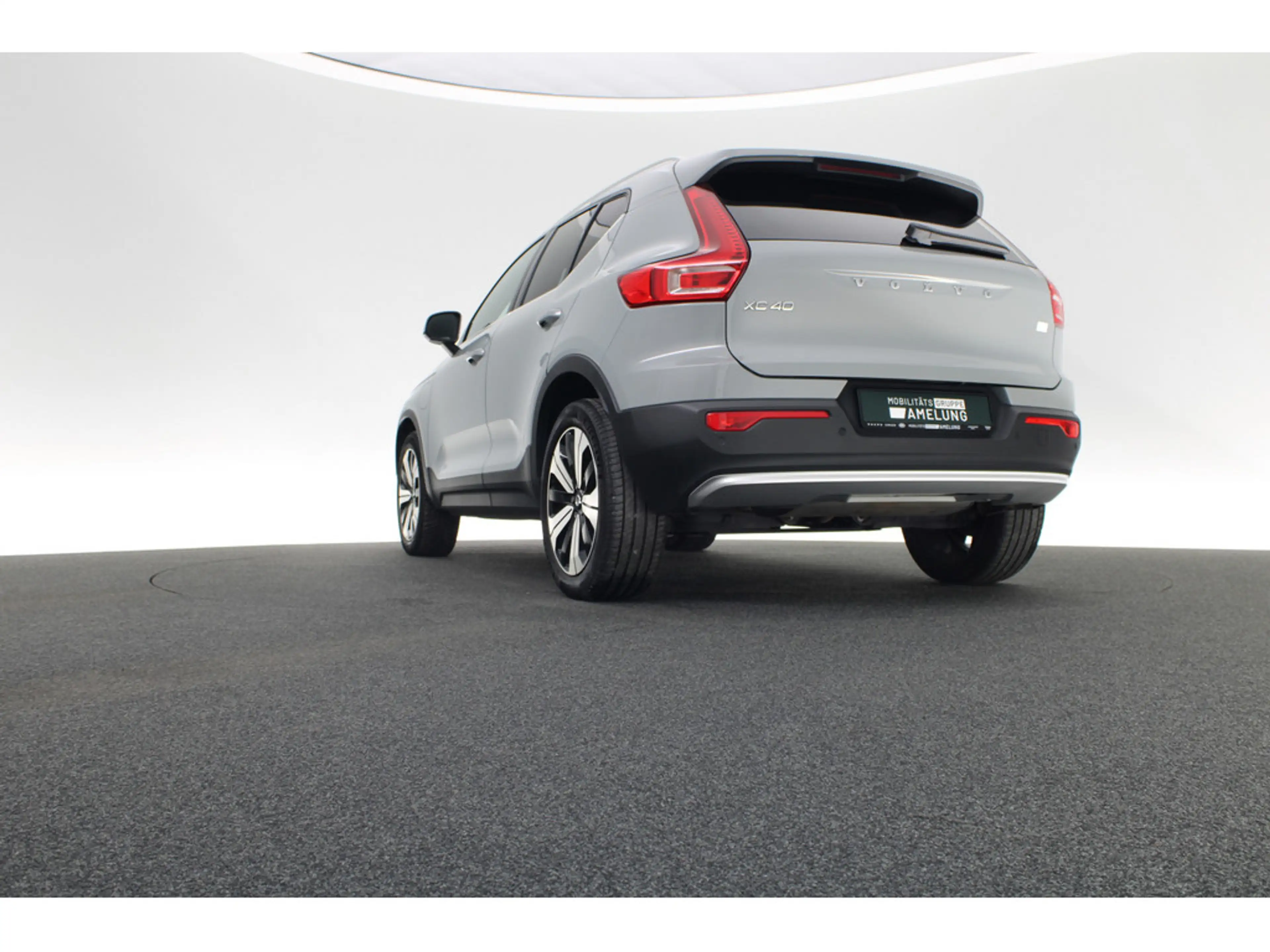 Volvo XC40 T4 Recharge DKG Plus Bright aus 1.Hand — photo 13