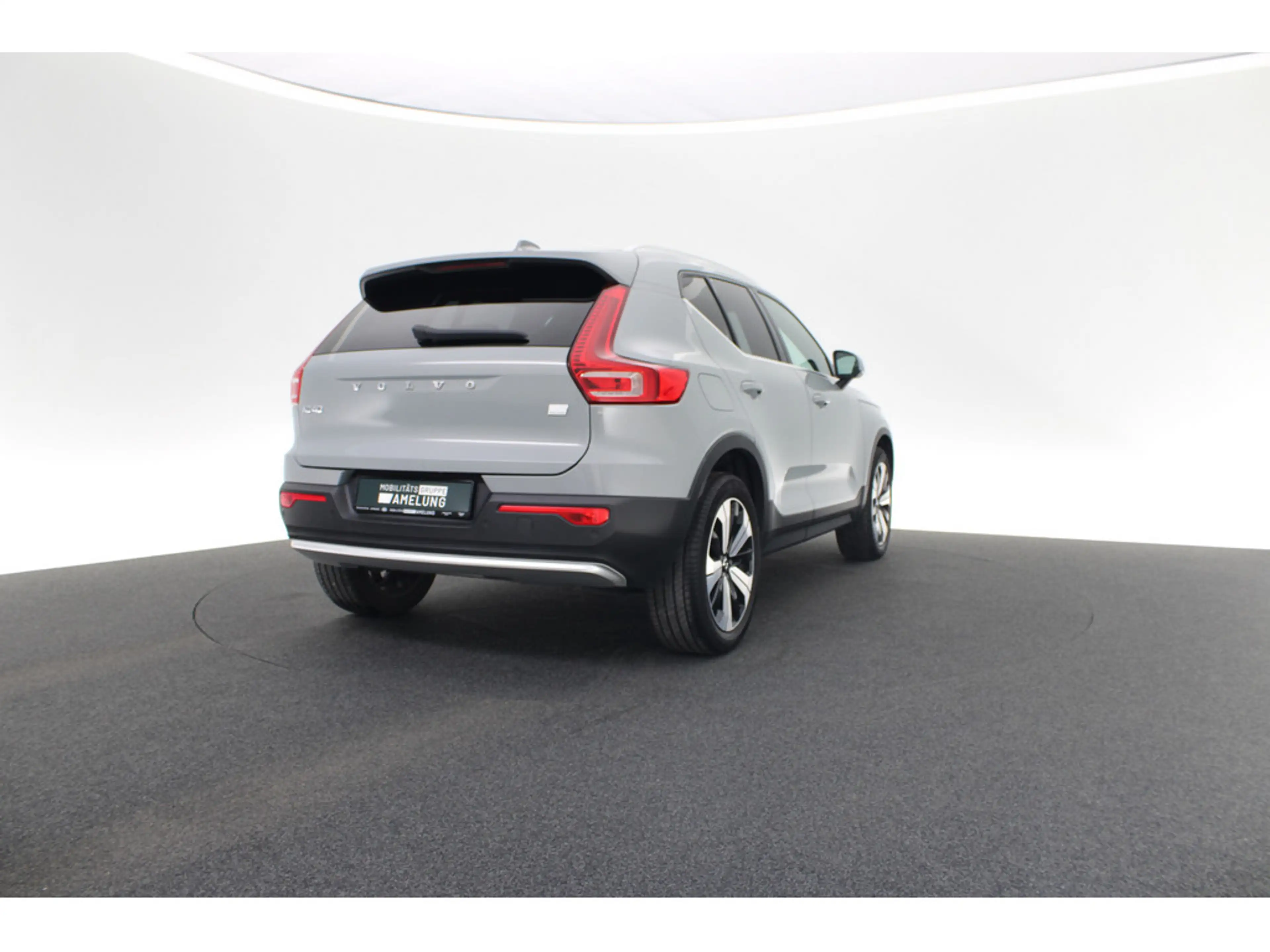 Volvo XC40 T4 Recharge DKG Plus Bright aus 1.Hand — photo 7