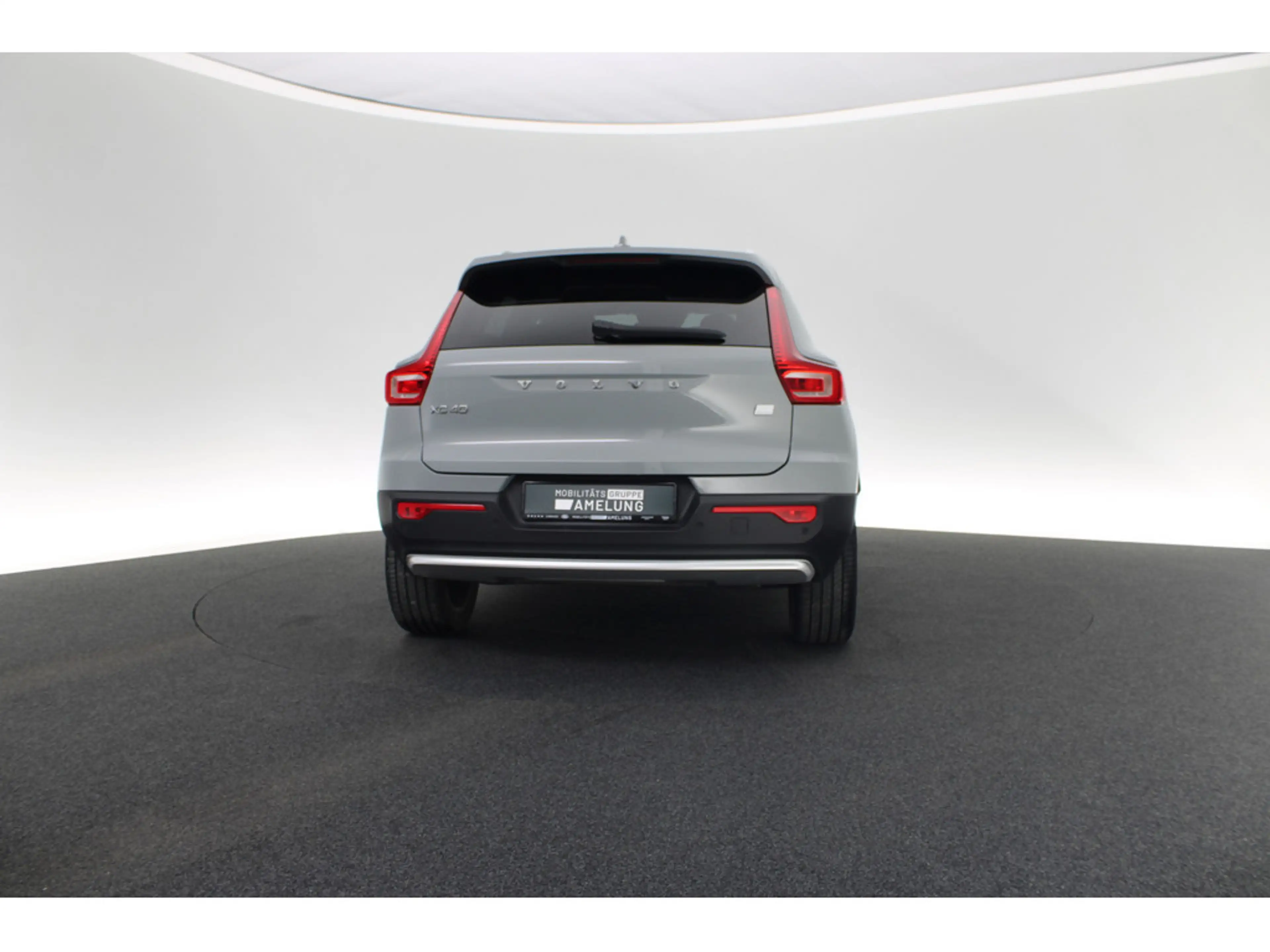 Volvo XC40 T4 Recharge DKG Plus Bright aus 1.Hand — photo 6