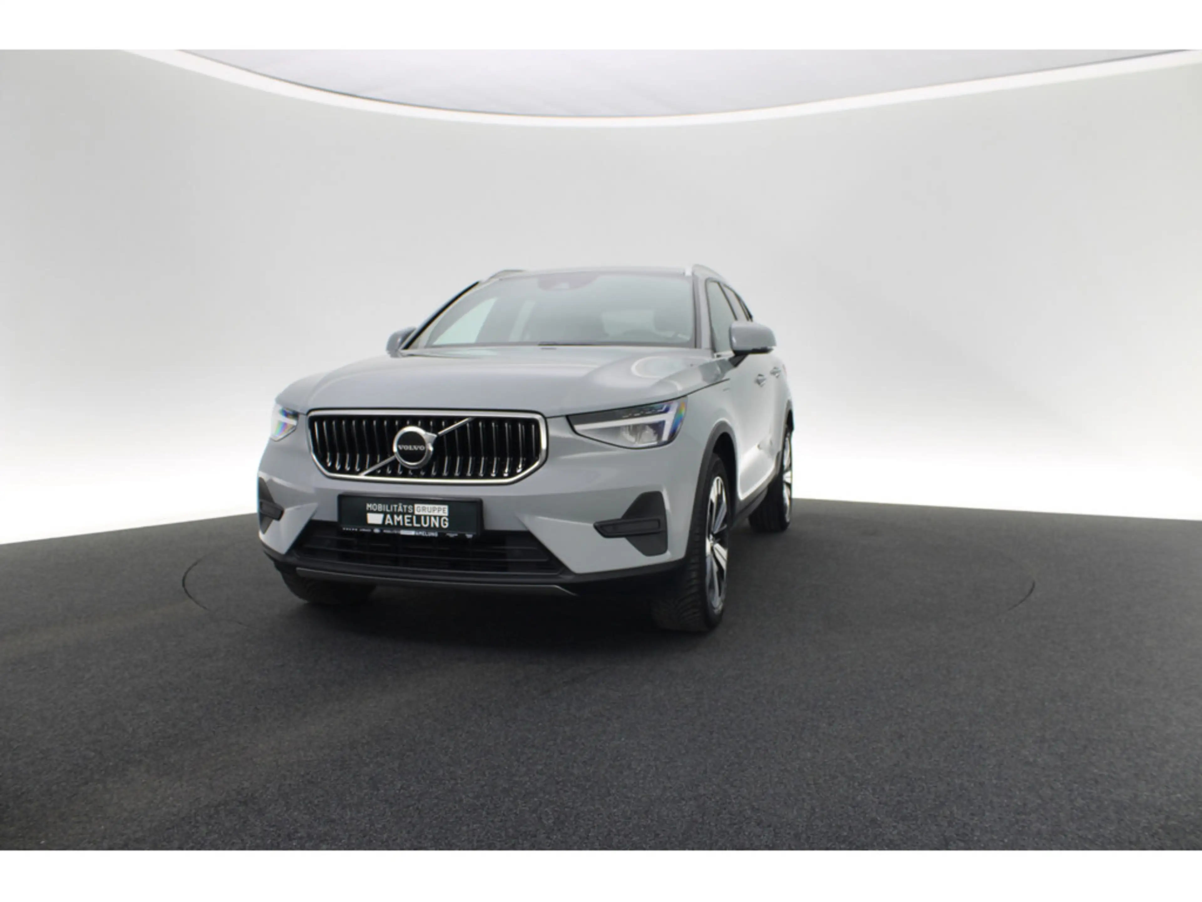 Volvo XC40 T4 Recharge DKG Plus Bright aus 1.Hand — photo 11