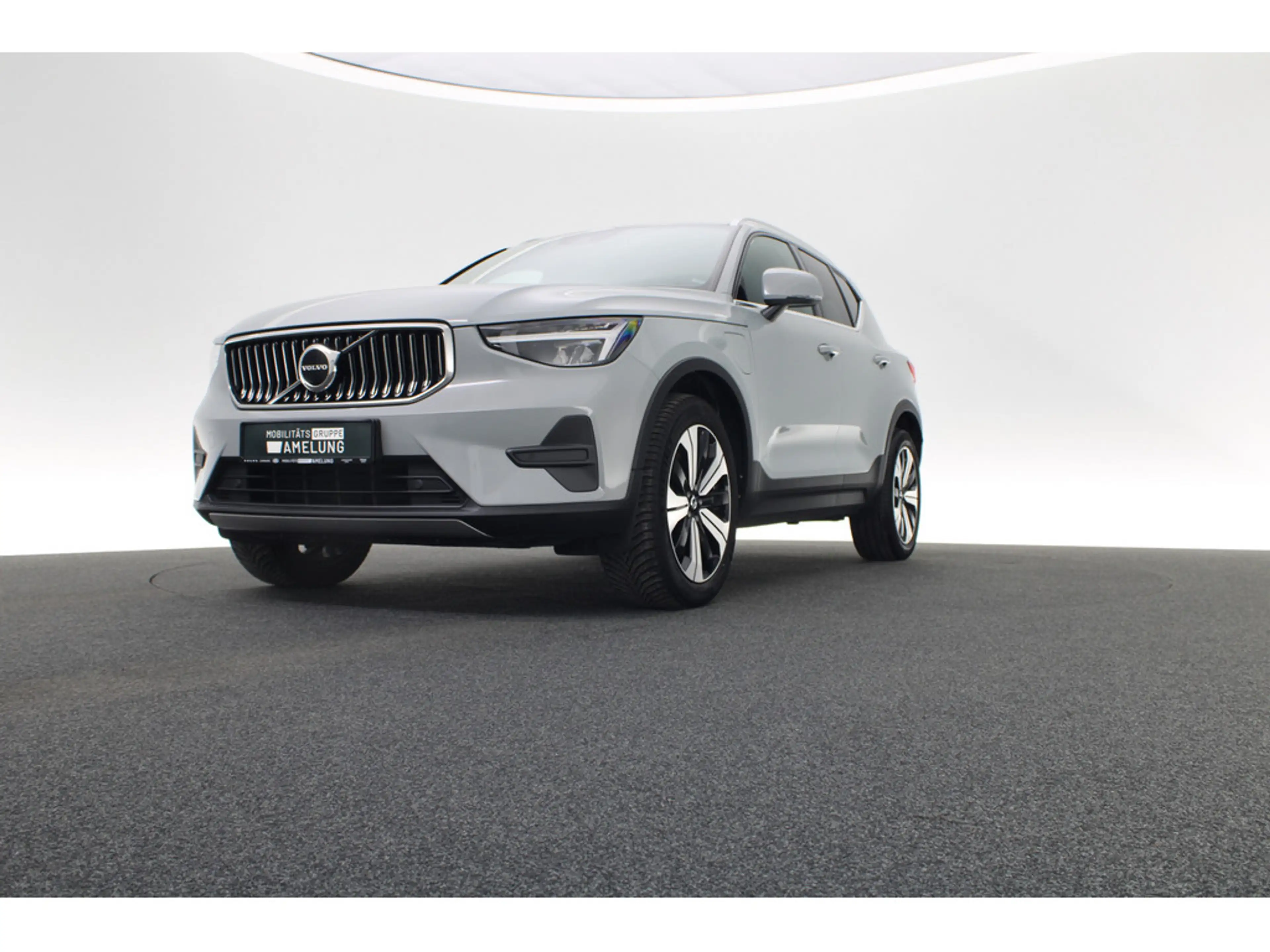 Volvo XC40 T4 Recharge DKG Plus Bright aus 1.Hand — photo 12