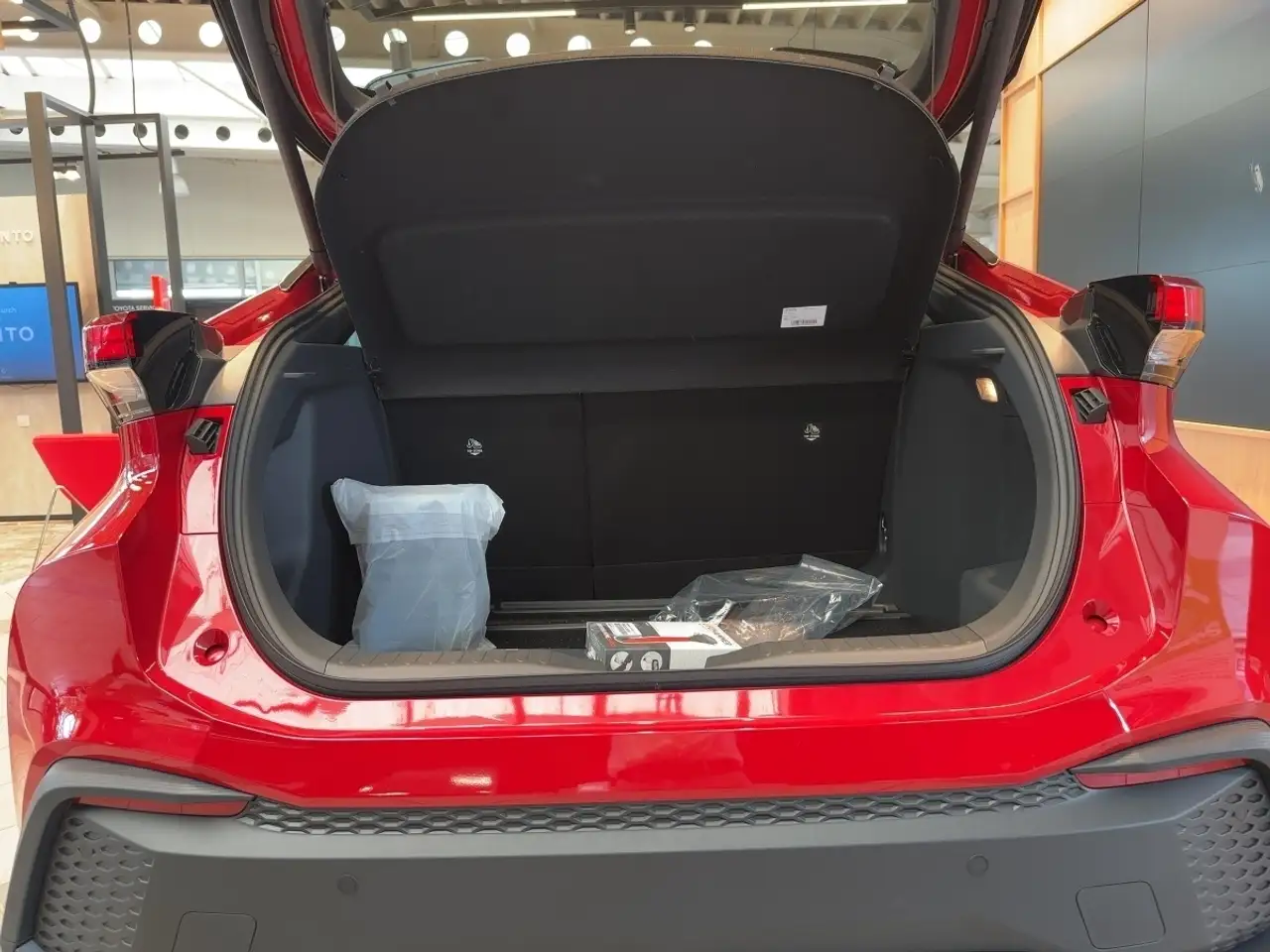 Toyota C-HR Toyota 2,0-l-Hybrid, Teamplayer 12