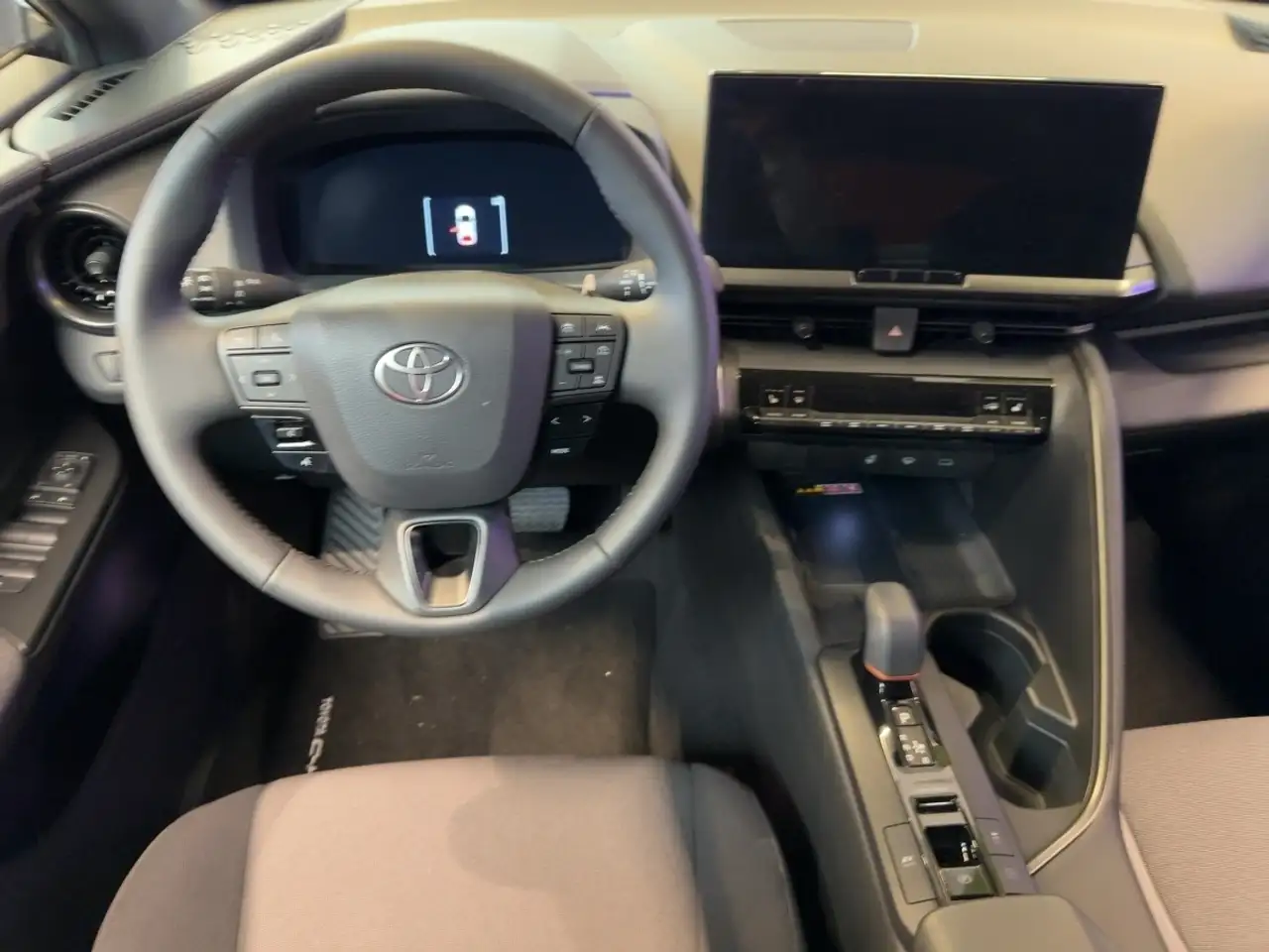 Toyota C-HR Toyota 2,0-l-Hybrid, Teamplayer 7